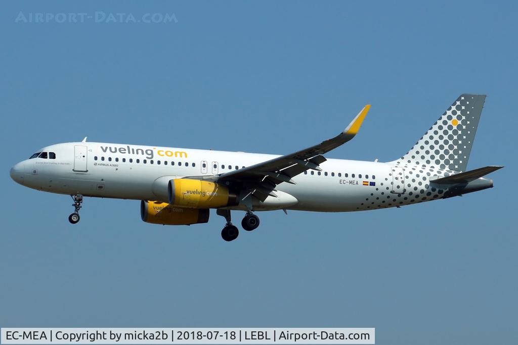 EC-MEA, 2014 Airbus A320-232 C/N 6400, Landing