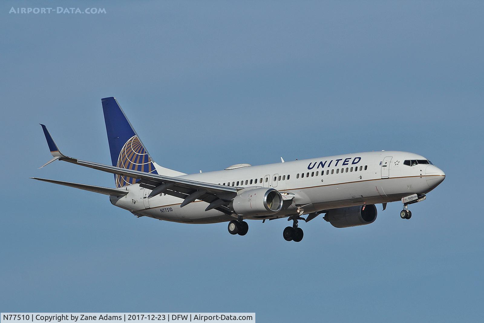 N77510, 2008 Boeing 737-824 C/N 32828, Landing at DFW Aiport