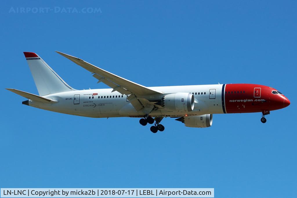LN-LNC, 2013 Boeing 787-8 Dreamliner C/N 34795, Landing