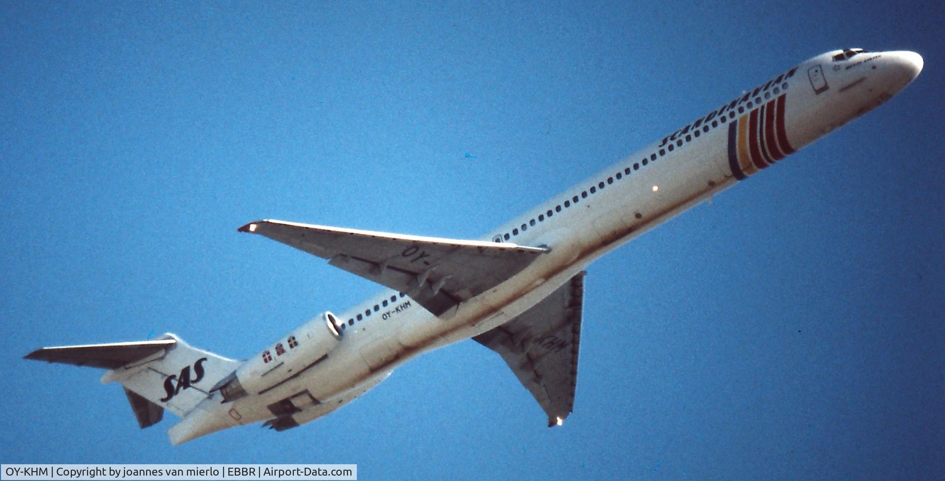 OY-KHM, 1990 McDonnell Douglas MD-82 (DC-9-82) C/N 49914, Airborne EBBR 25R
