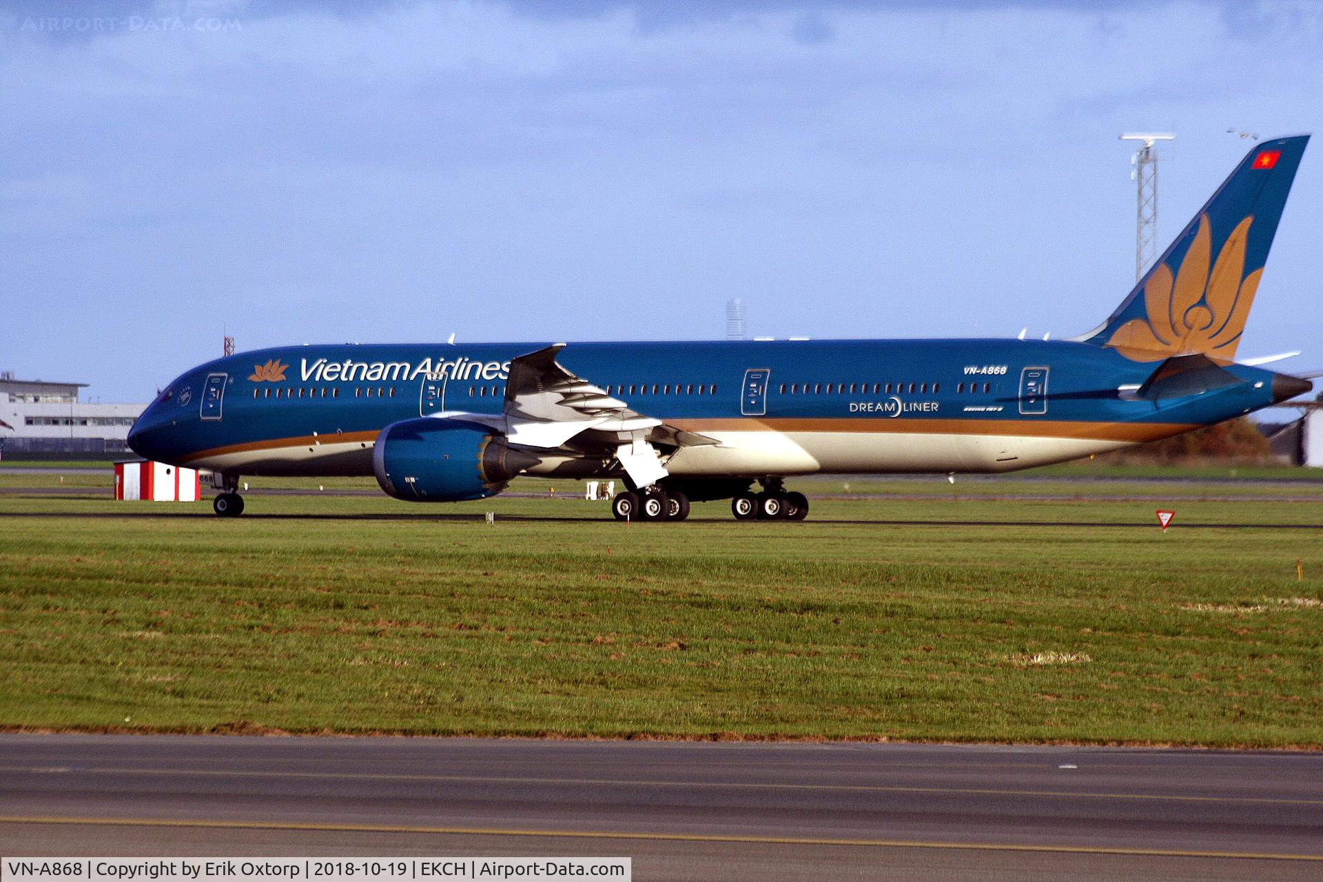 VN-A868, 2016 Boeing 787-9 Dreamliner Dreamliner C/N 39288, VN-A868 landed rw 22L
