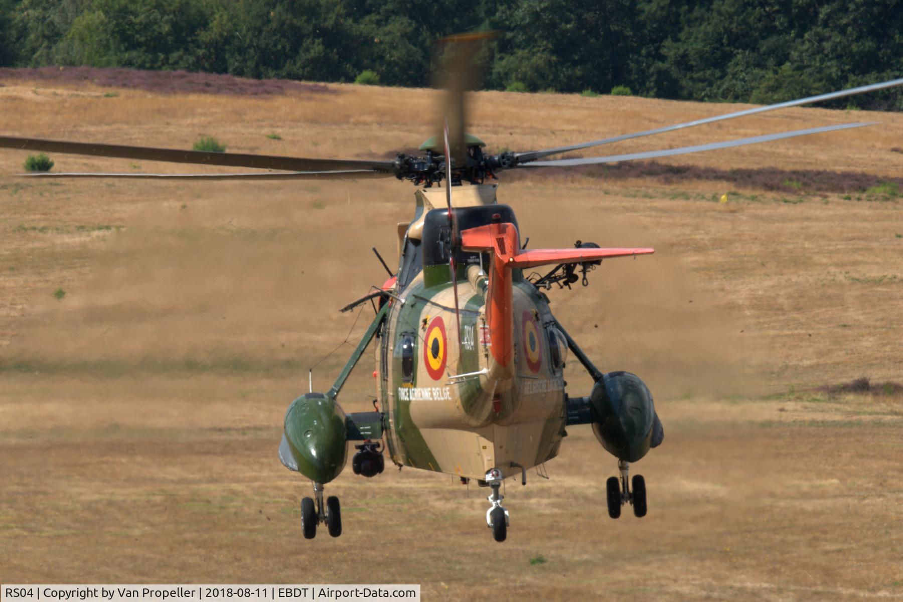 RS04, 1976 Westland Sea King Mk.48 C/N WA834, Sea King Mk.48 of the Belgian Air Force lifting off at Schaffen-Diest, old-timer fly-in 2018