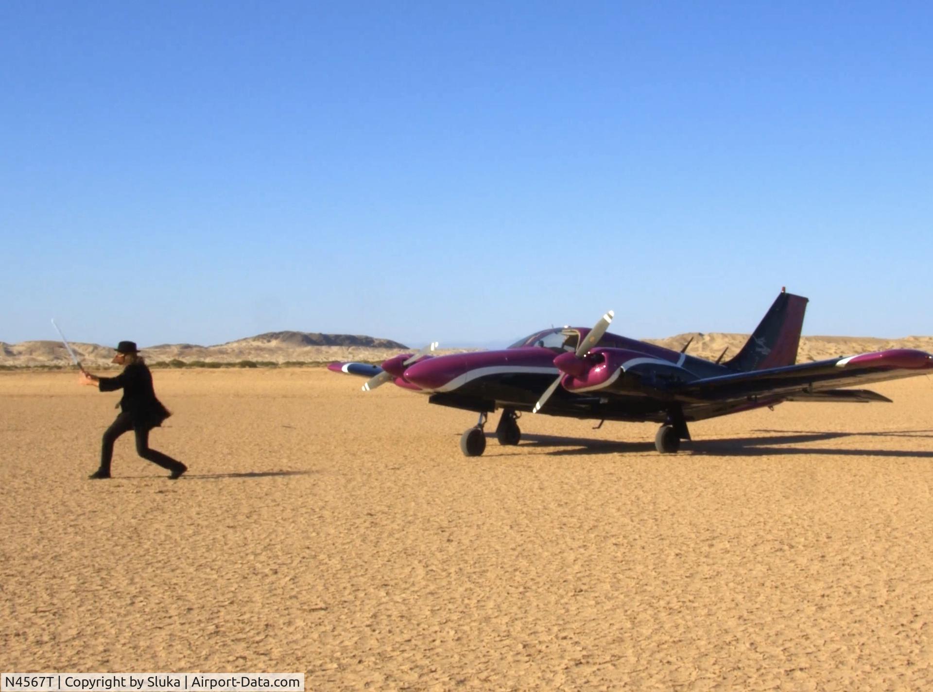 N4567T, 1972 Piper PA-34-200 C/N 34-7250136, Desert