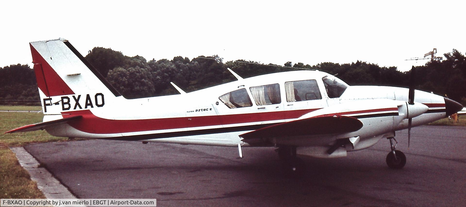 F-BXAO, Piper PA-23-250 Aztec C/N 277554001, Ghent, Belgium end'70s