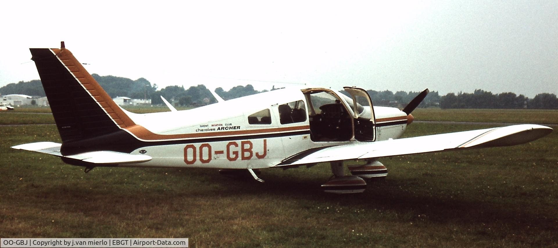 OO-GBJ, 1975 Piper PA-28-180 Cherokee C/N 28-7505246, Ghent, Belgium end '70s