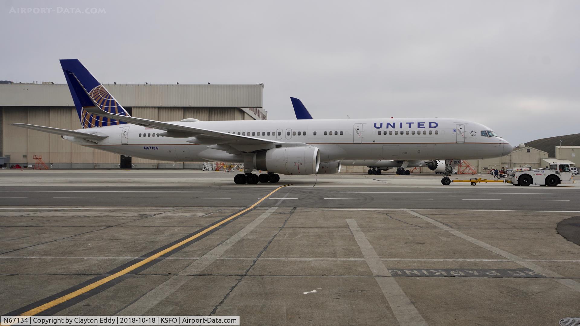 N67134, 1999 Boeing 757-224 C/N 29283, SFO 2018.