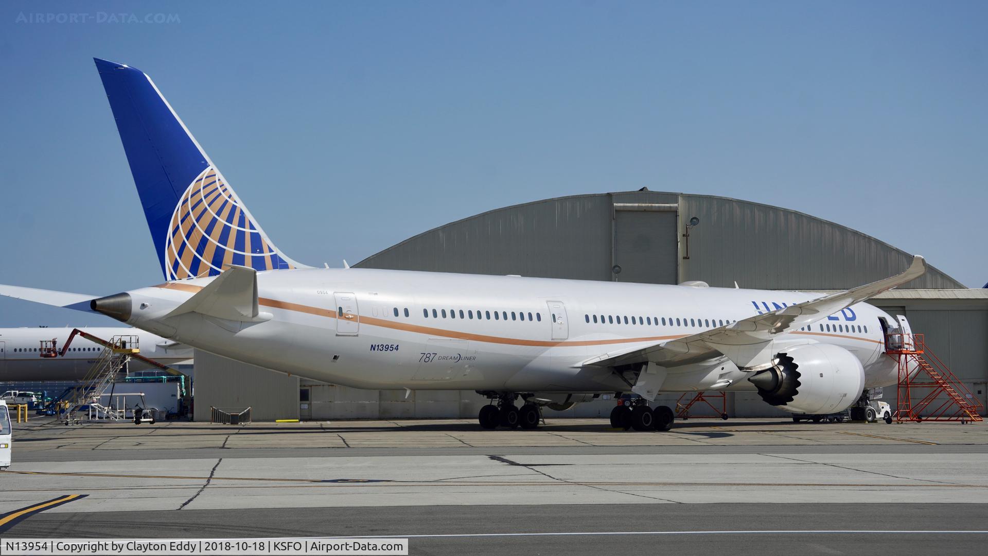 N13954, 2015 Boeing 787-9 Dreamliner C/N 36405, SFO 2018.