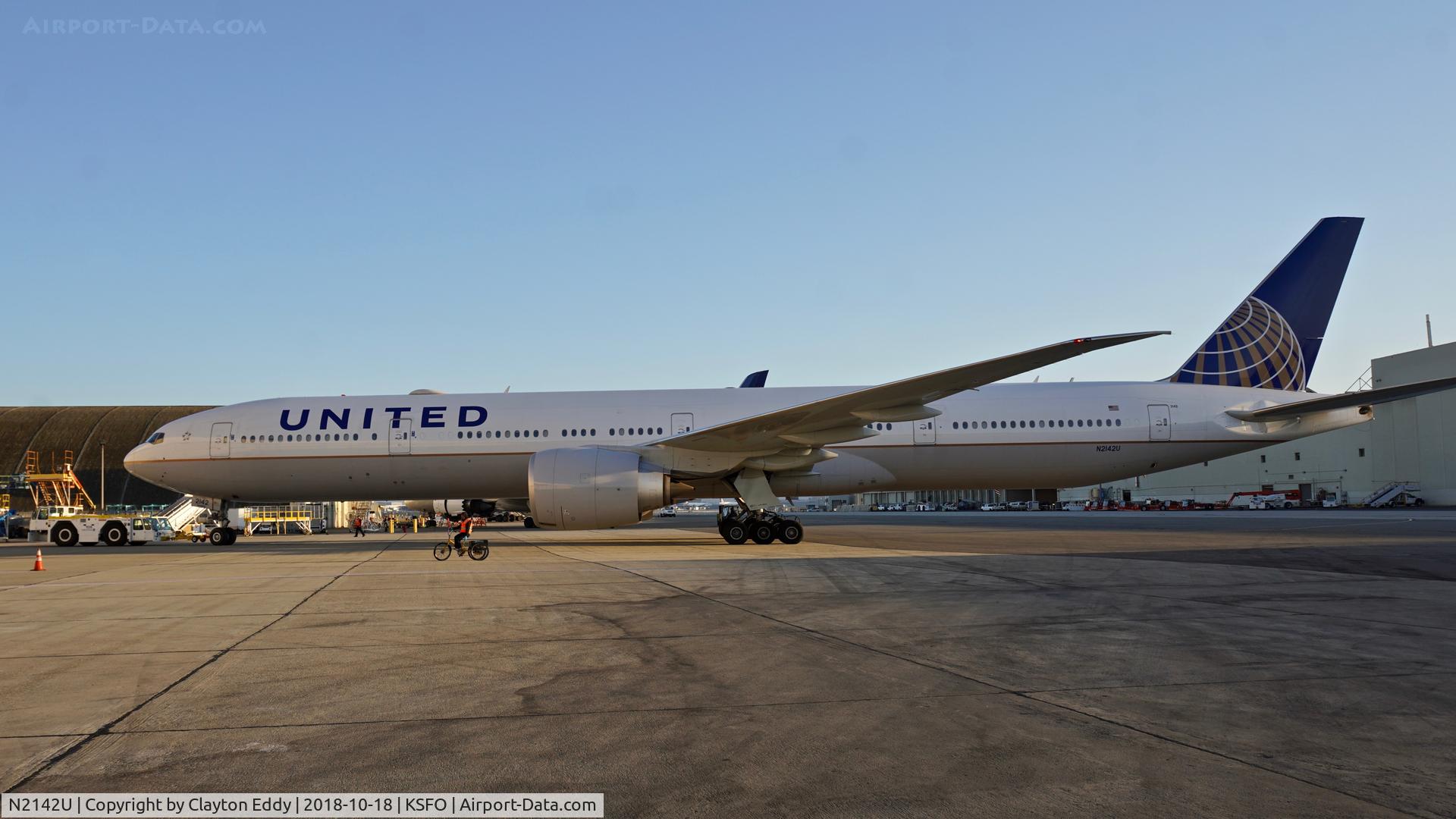 N2142U, 2017 Boeing 777-300/ER C/N 63722, SFO 2018.