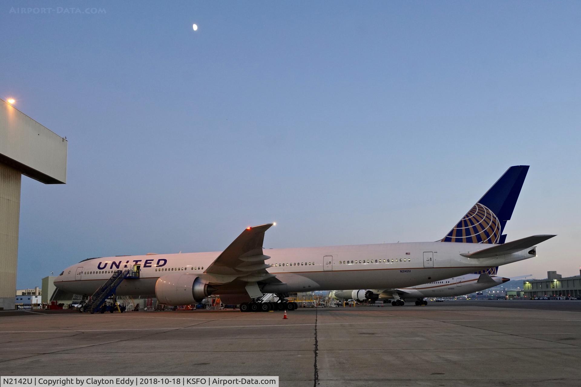 N2142U, 2017 Boeing 777-300/ER C/N 63722, SFO 2018.