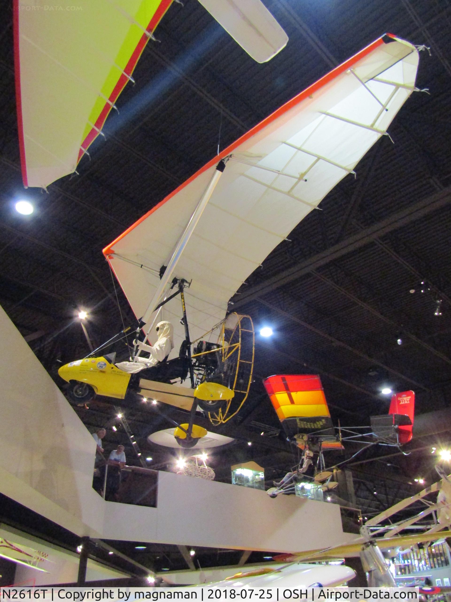 N2616T, 1995 Cosmos Phase II C/N JDOM04, at EAA museum