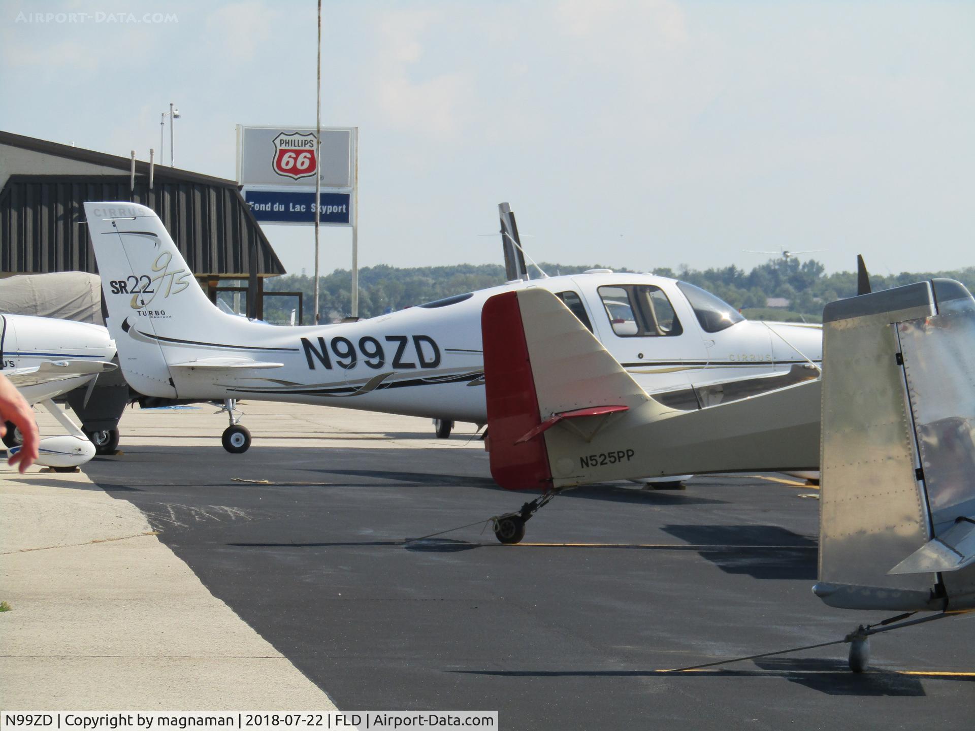 N99ZD, 2007 Cirrus SR22 C/N 2423, at fond du lac