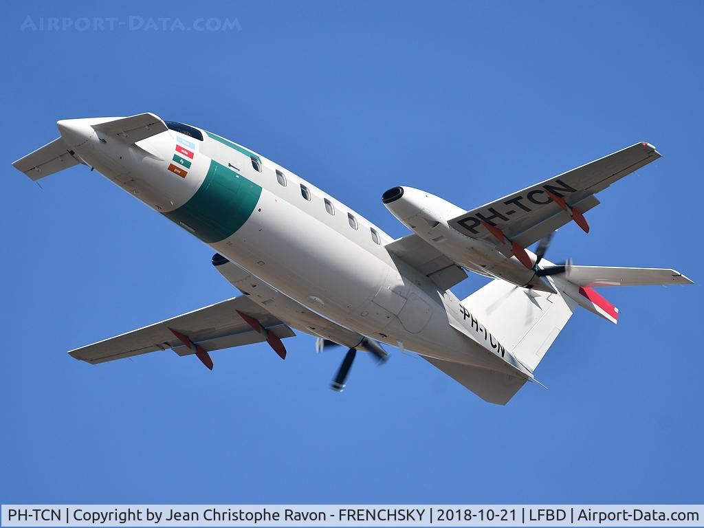 PH-TCN, 2004 Piaggio P-180 Avanti C/N 1089, dd 10/04 Trammel Crow Netherlands, rg 3/05 Plano Di Volo BV