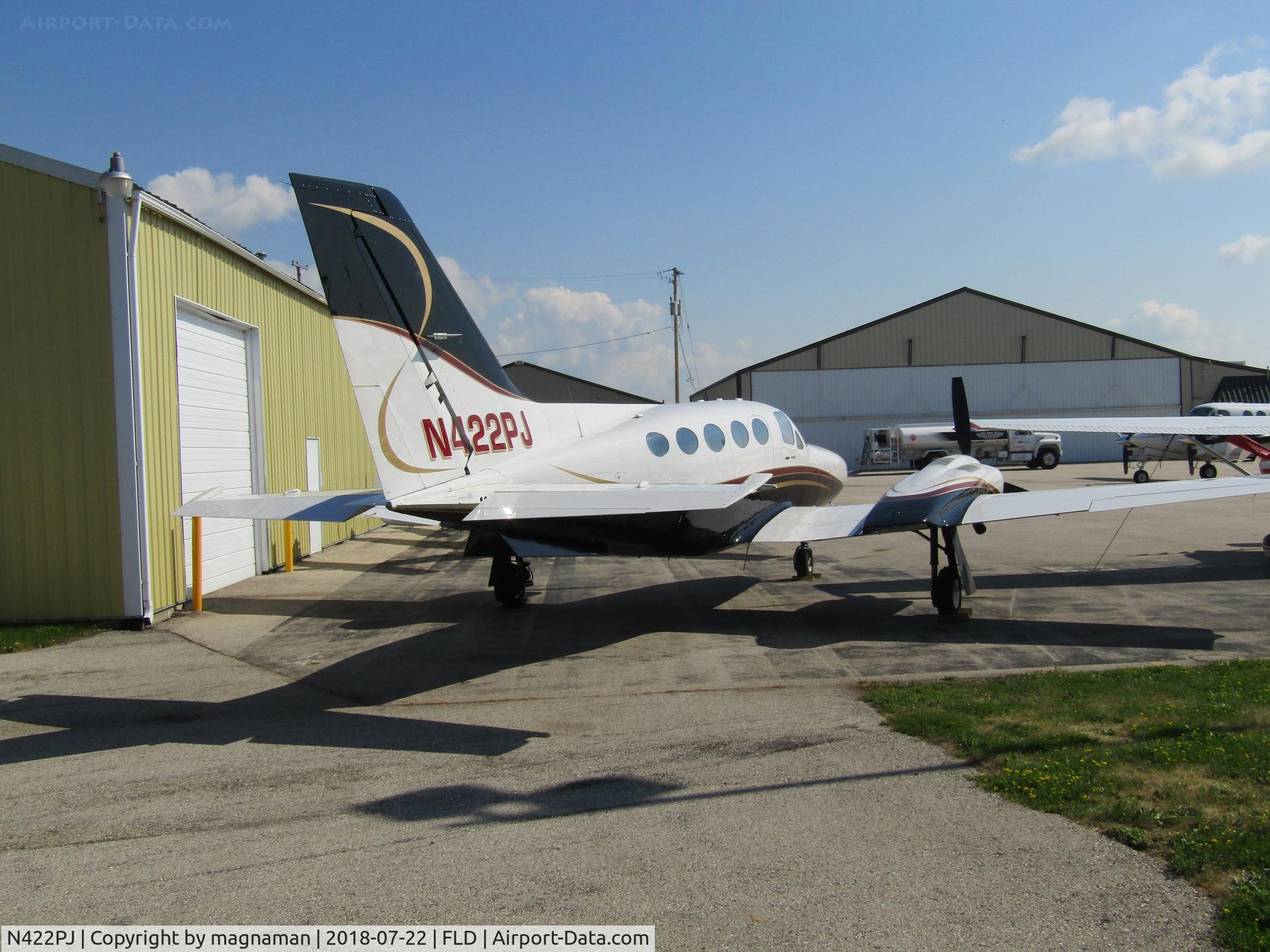 N422PJ, 1981 Cessna 421C Golden Eagle C/N 421C1038, on apron