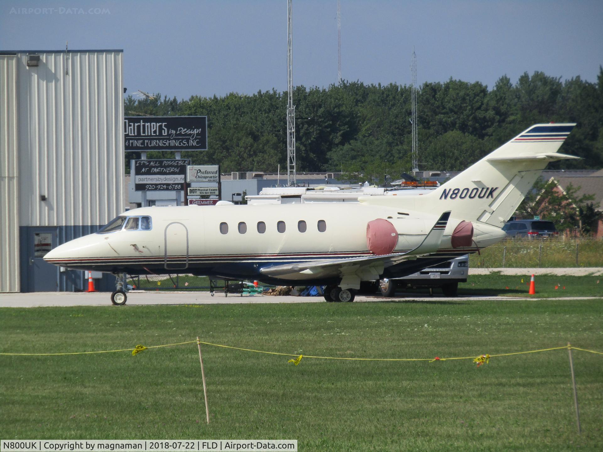 N800UK, 2002 Raytheon Hawker 800XP C/N 258577, nice 125 at FLD