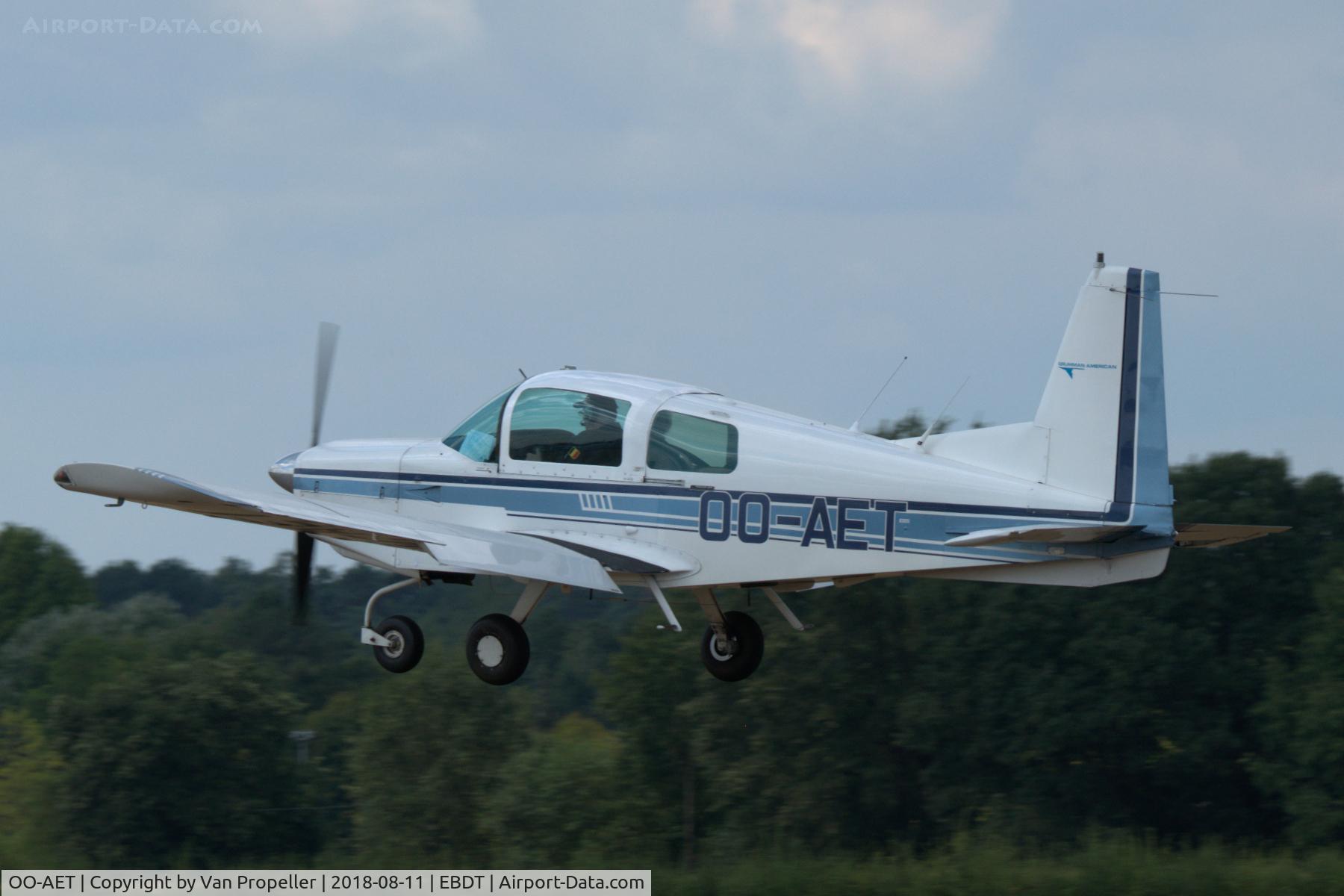 OO-AET, 1972 American Aviation AA-5 Traveler C/N AA5-0083, Grumman American AA-5 Traveler landing at Schaffen-Diest, old-timer fly-in 2018