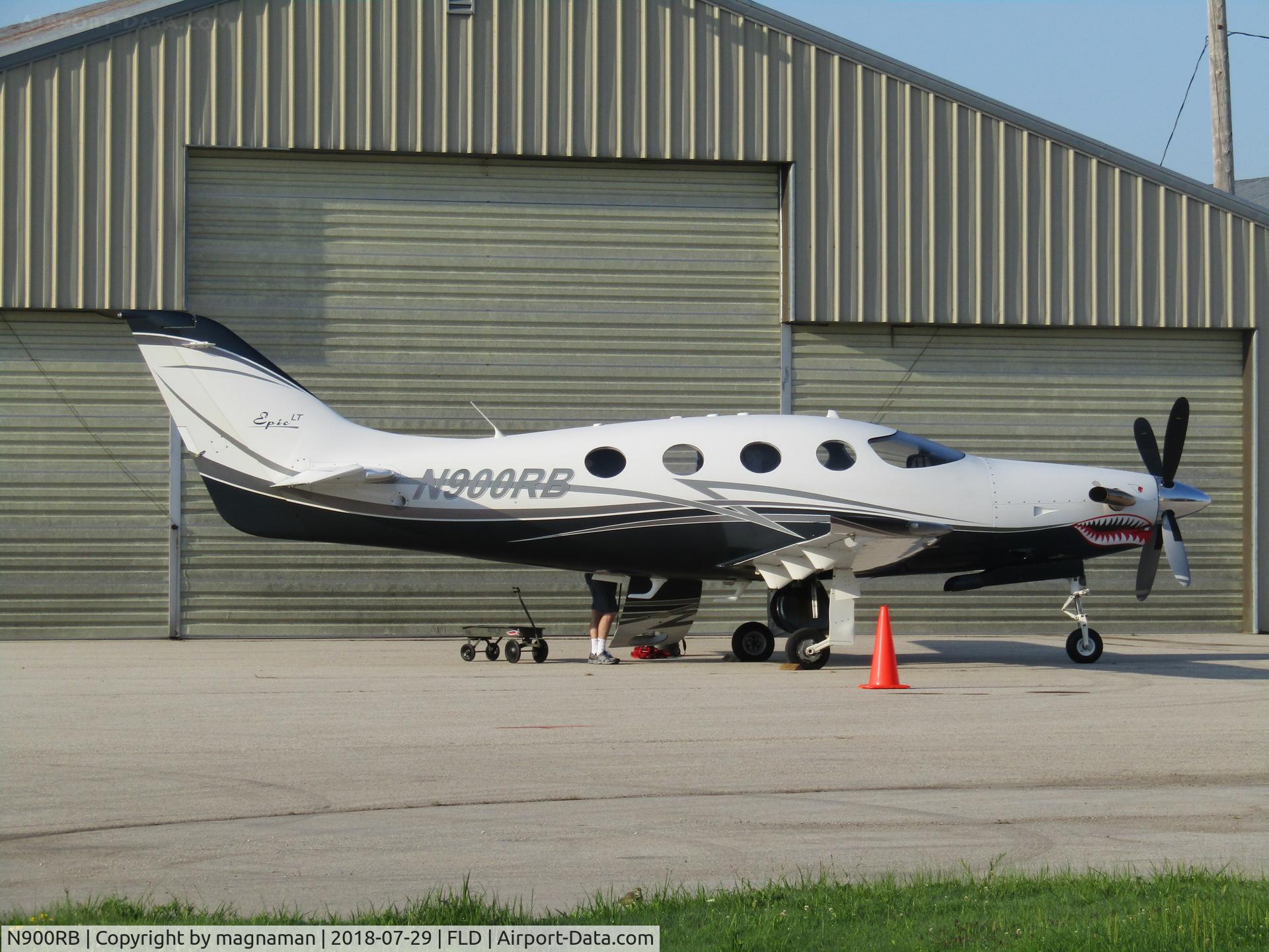 N900RB, 2006 AIR Epic LT C/N 009, nice light