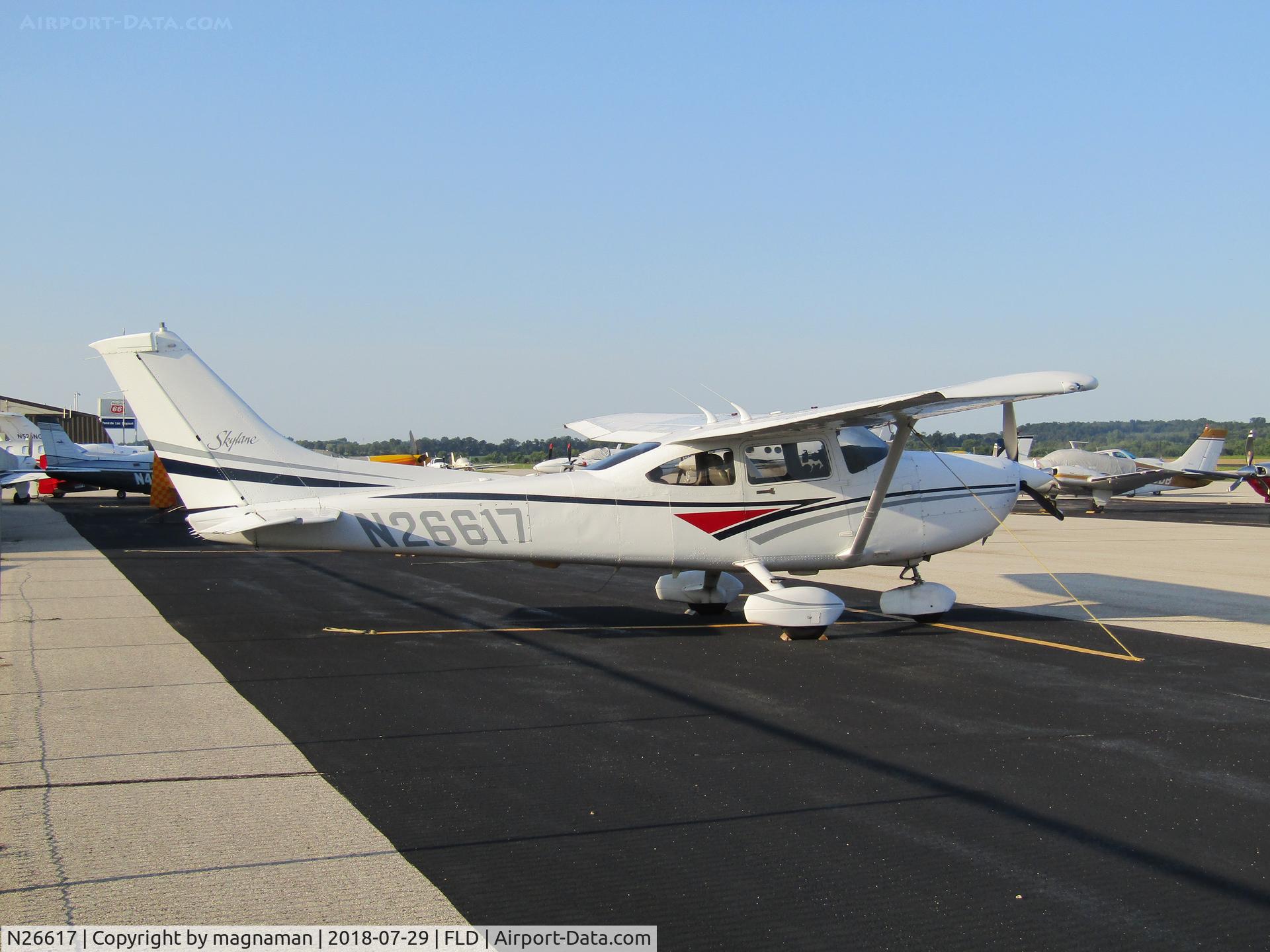N26617, 1998 Cessna 182S Skylane C/N 18280330, on apron at Fond Du Lac