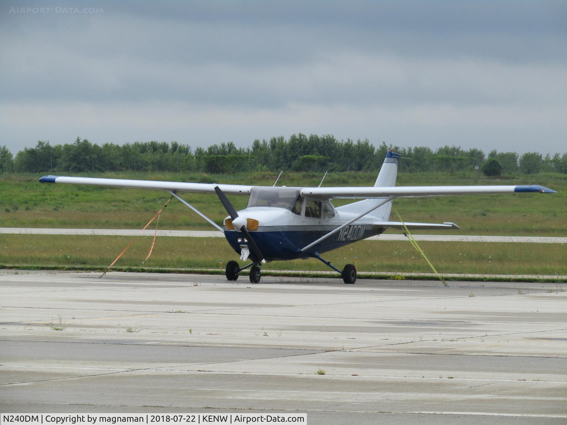N240DM, 1977 Cessna 172N C/N 17269757, on apron at kenosha