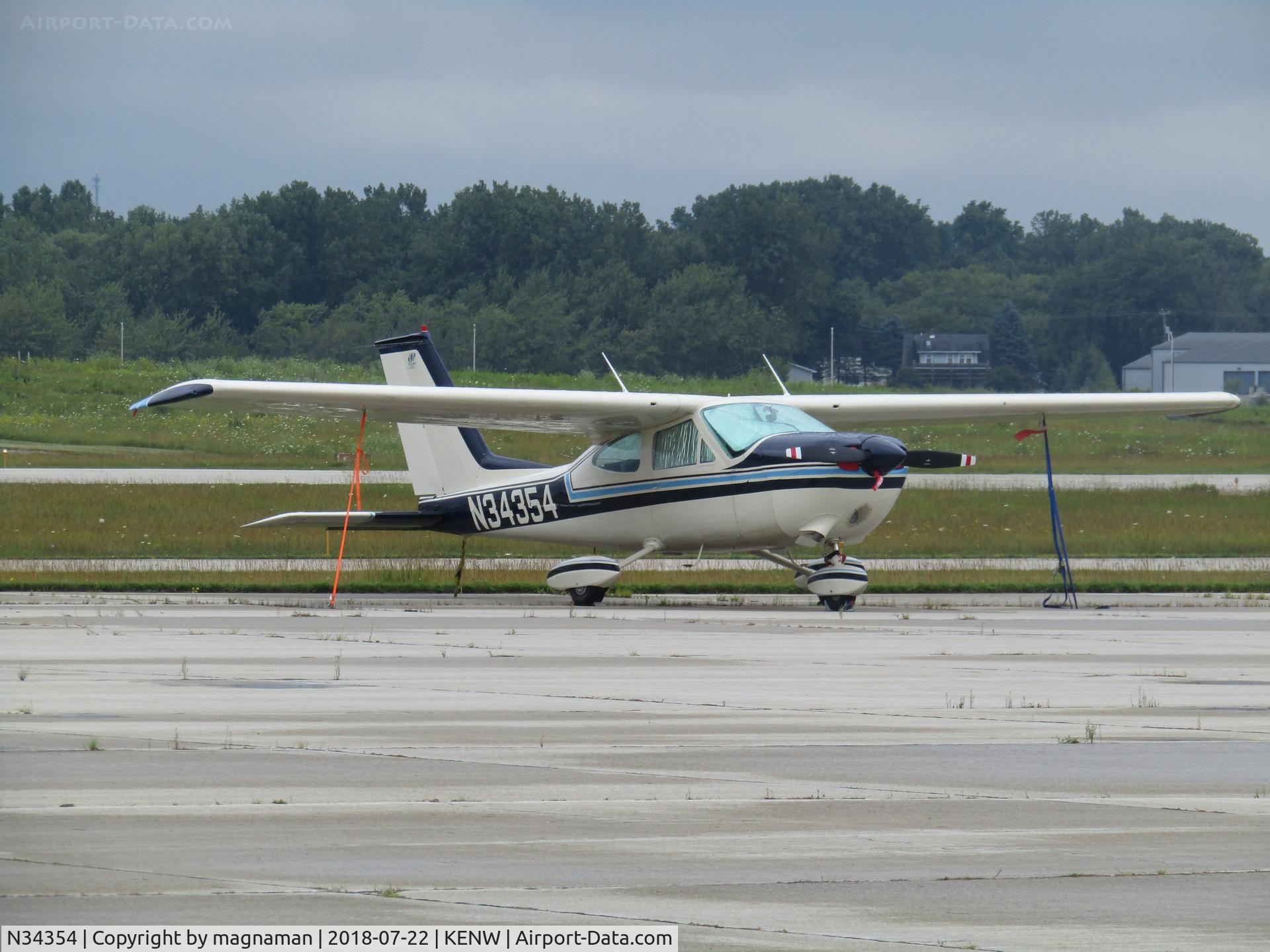 N34354, 1972 Cessna 177B Cardinal C/N 17701776, on apron at kenosha
