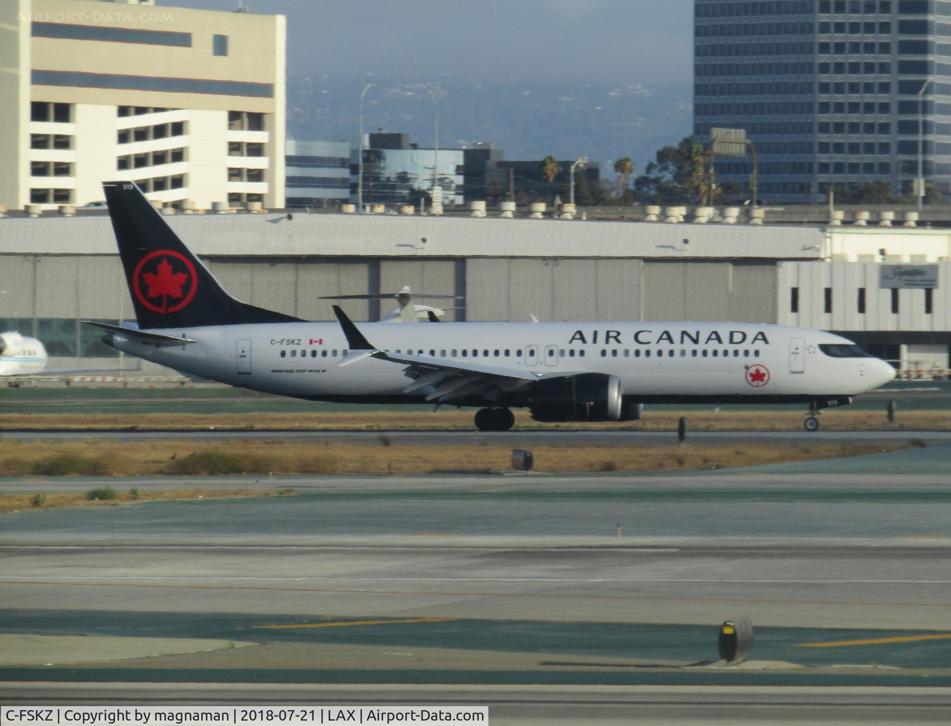 C-FSKZ, 2018 Boeing 737-8 C/N 61219, just landed at LA