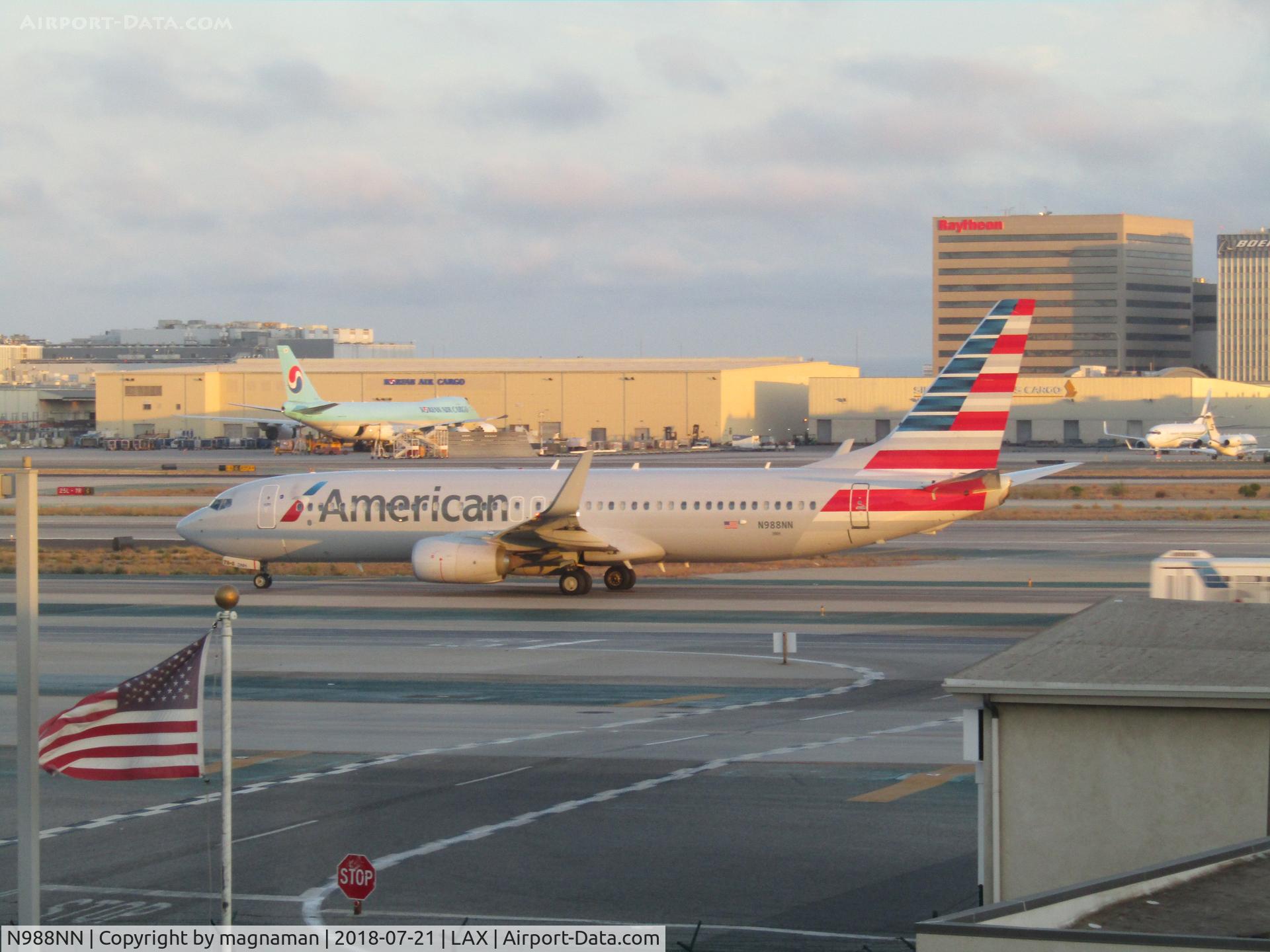 N988NN, 2016 Boeing 737-823 C/N 31237, trundling along at LA