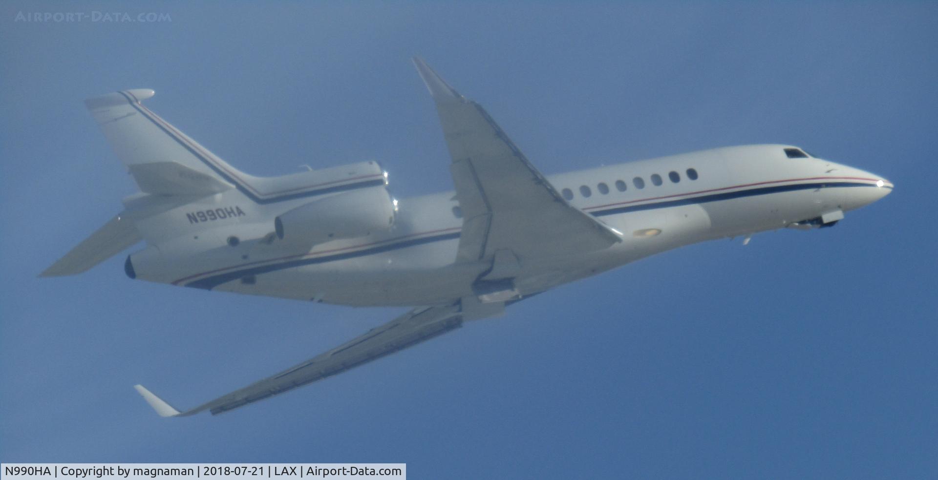 N990HA, 2008 Dassault Falcon 7X C/N 36, leaving LAX