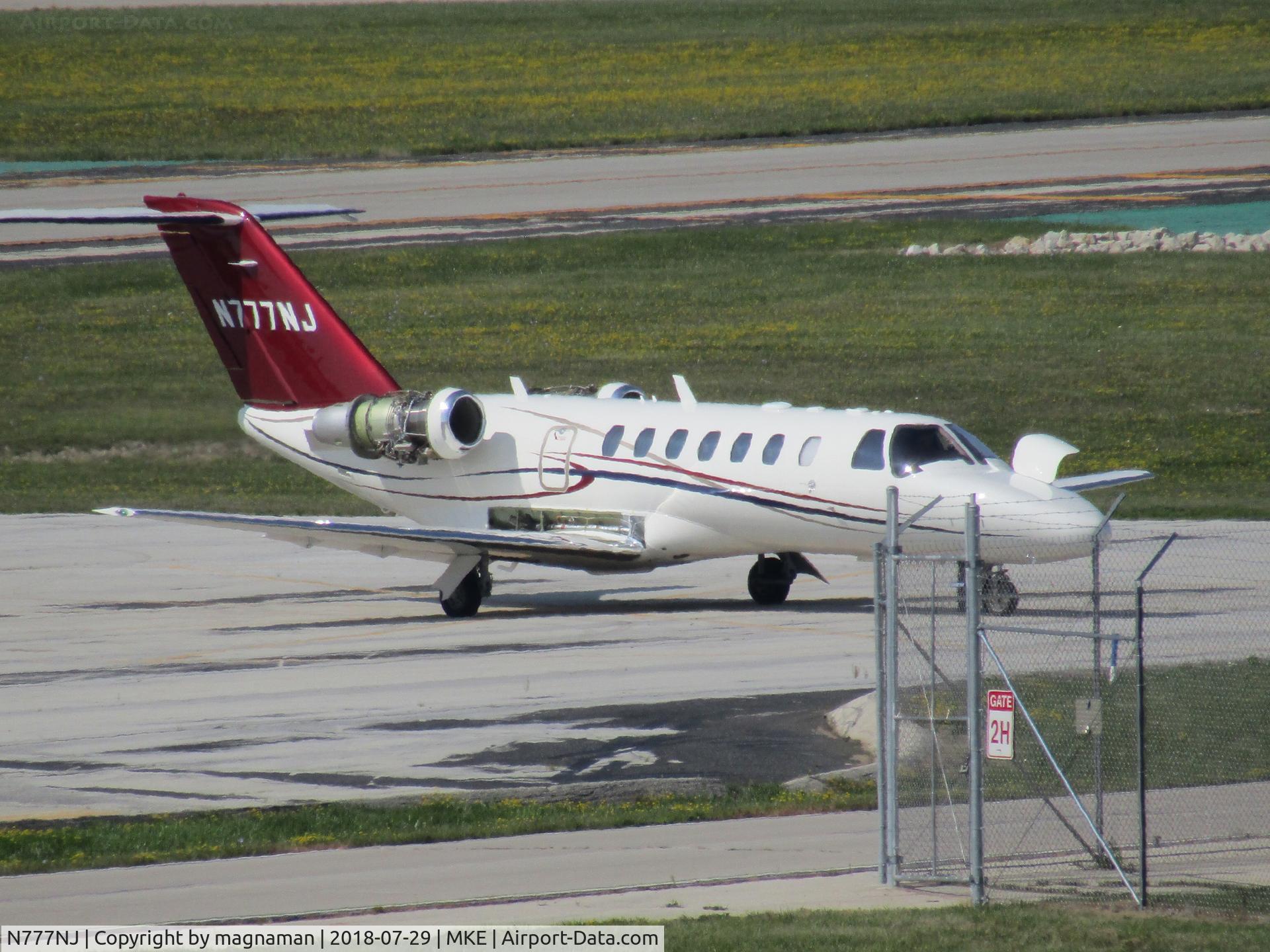 N777NJ, 2006 Cessna 525B C/N 525B0099, under maintenance at MKE