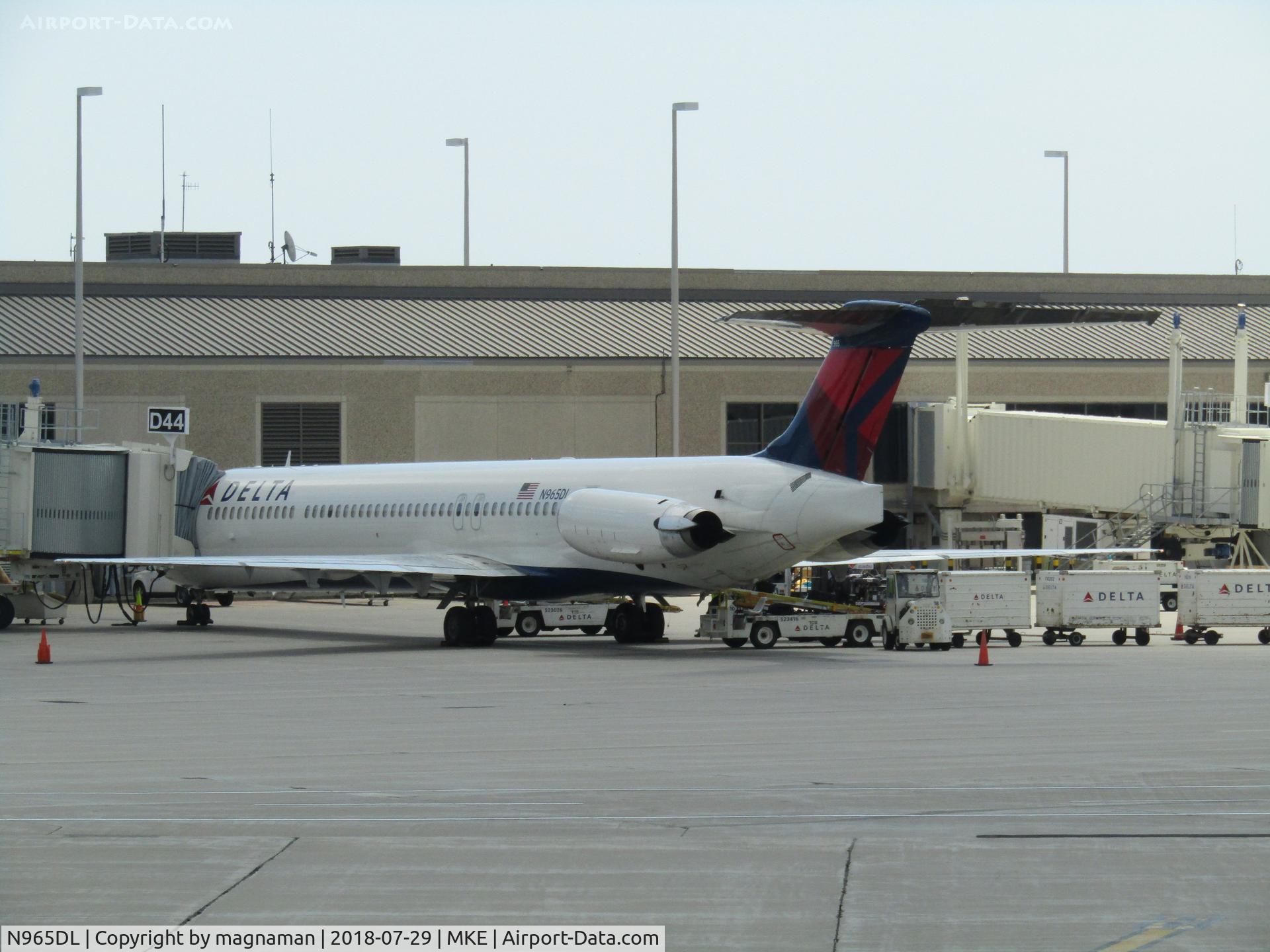 N965DL, 1990 McDonnell Douglas MD-88 C/N 49984, on stand at MKE