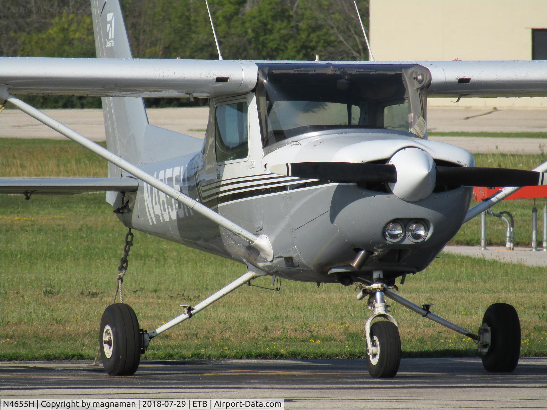 N4655H, 1979 Cessna 152 C/N 15283963, at west bend