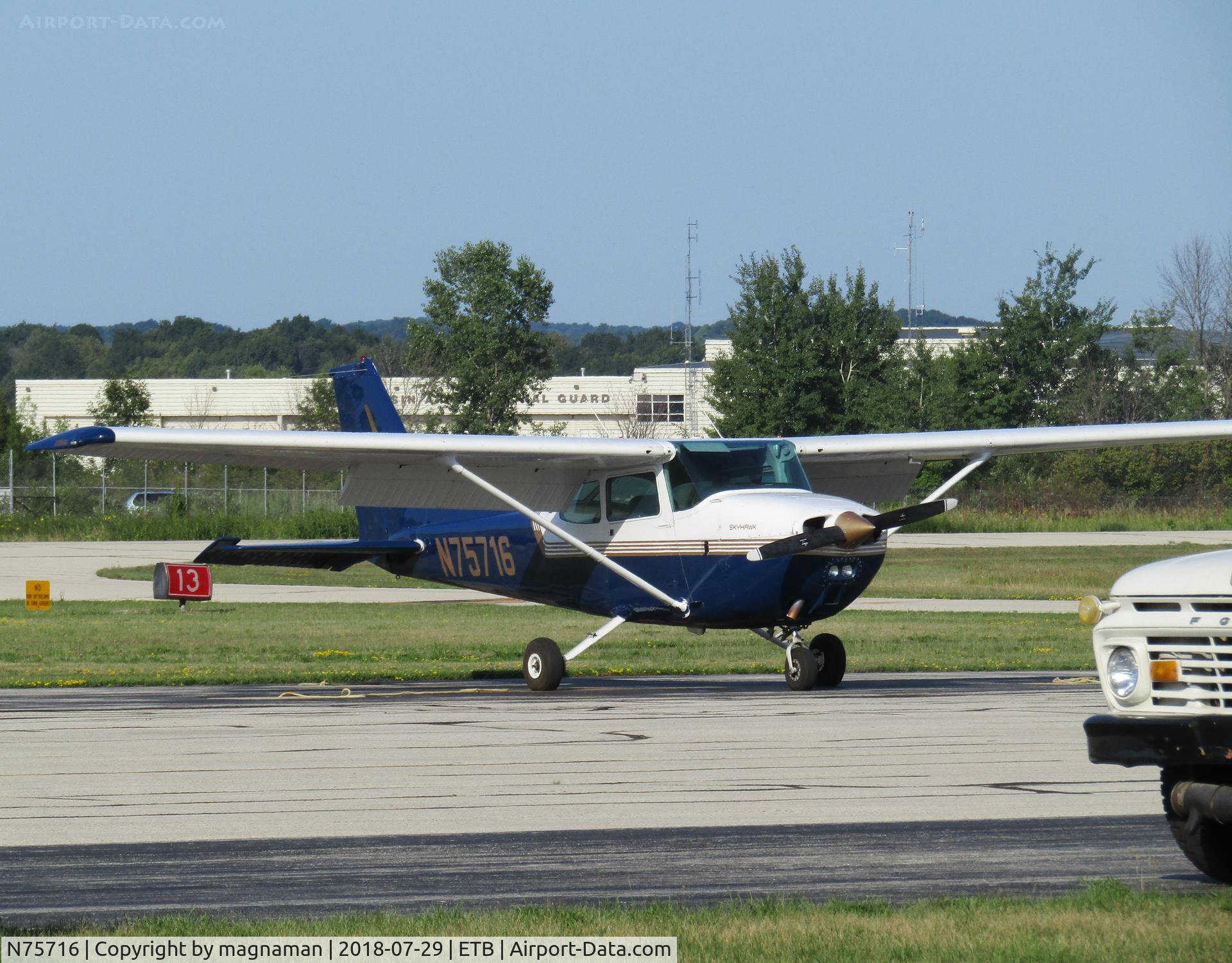 N75716, 1976 Cessna 172N C/N 17267897, at west bend