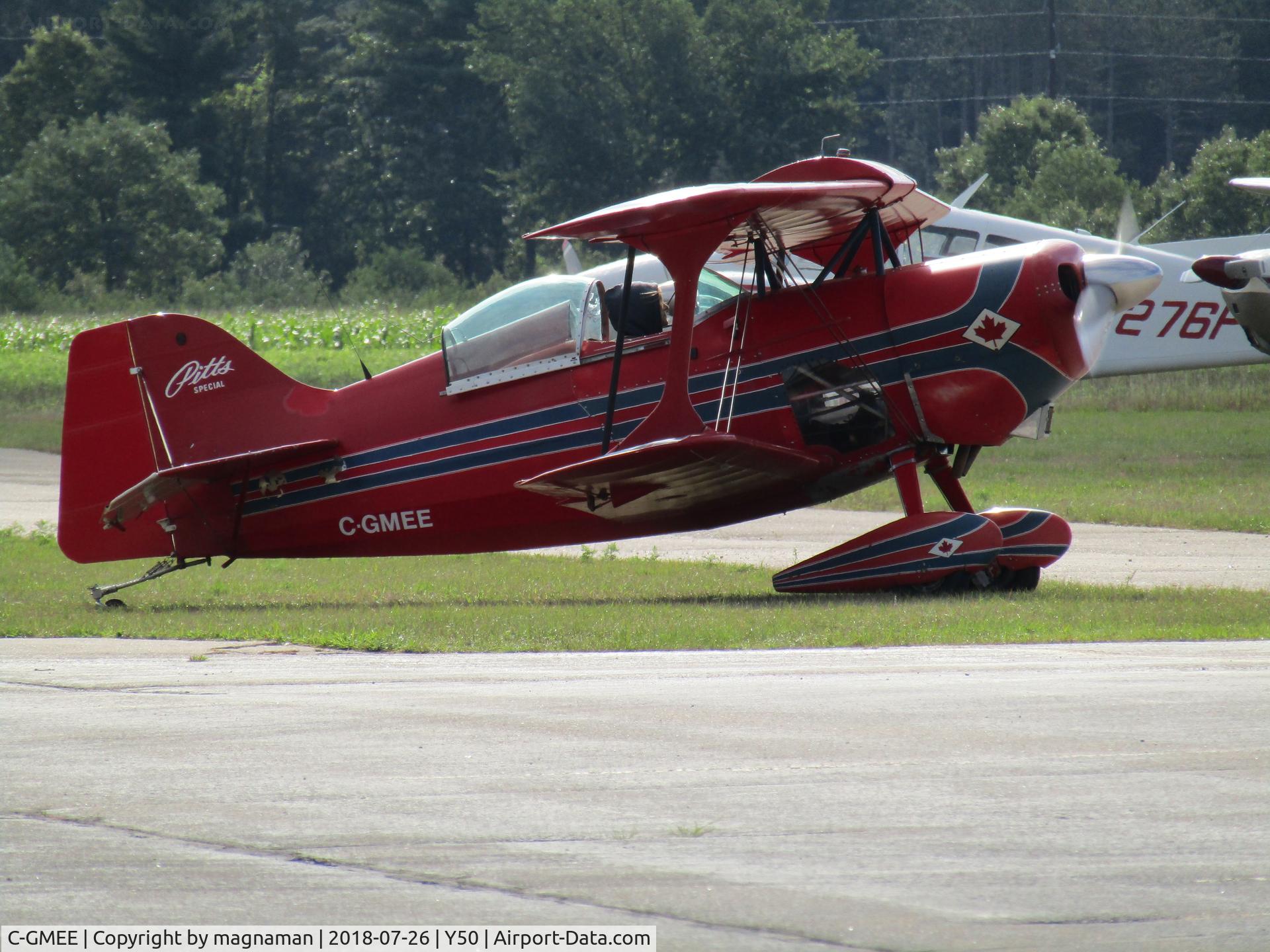 C-GMEE, 1980 Pitts S-1C Special C/N 7-0199, about to leave ex OSH