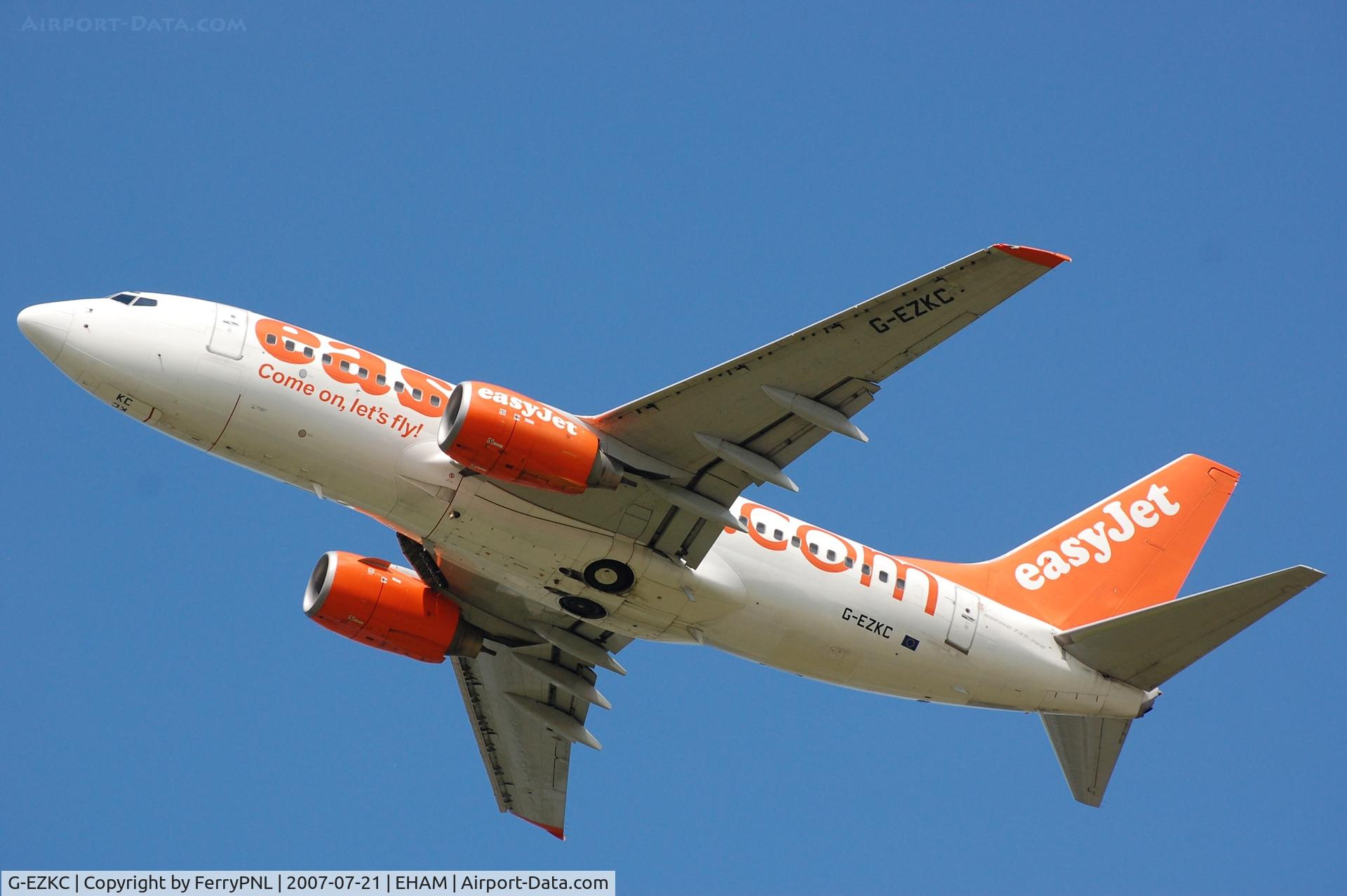 G-EZKC, 2004 Boeing 737-73V C/N 32424, Departure of Easyjet B737