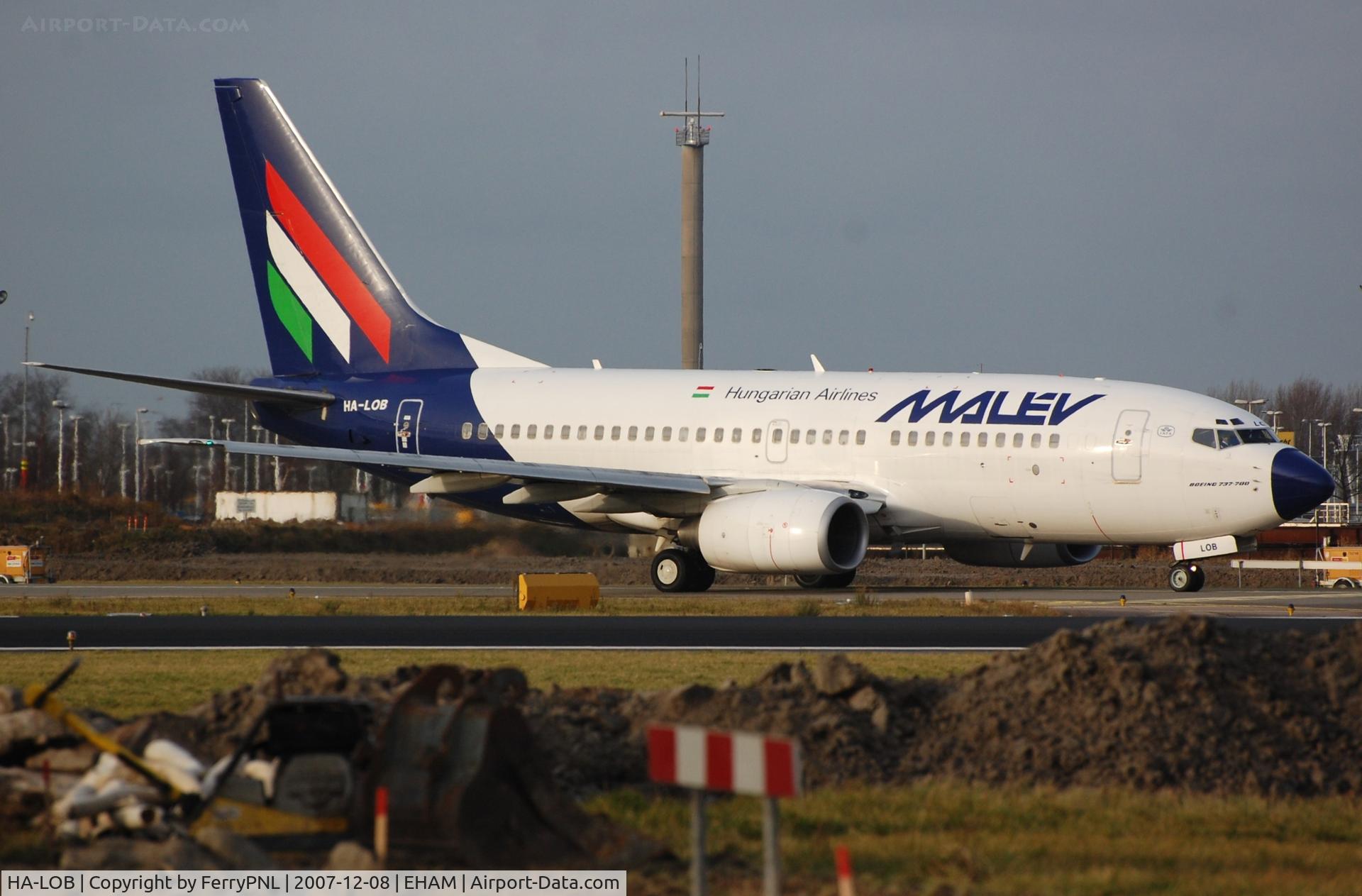 HA-LOB, 2003 Boeing 737-7Q8 C/N 29346, Malev B737 lining-up for BUD.