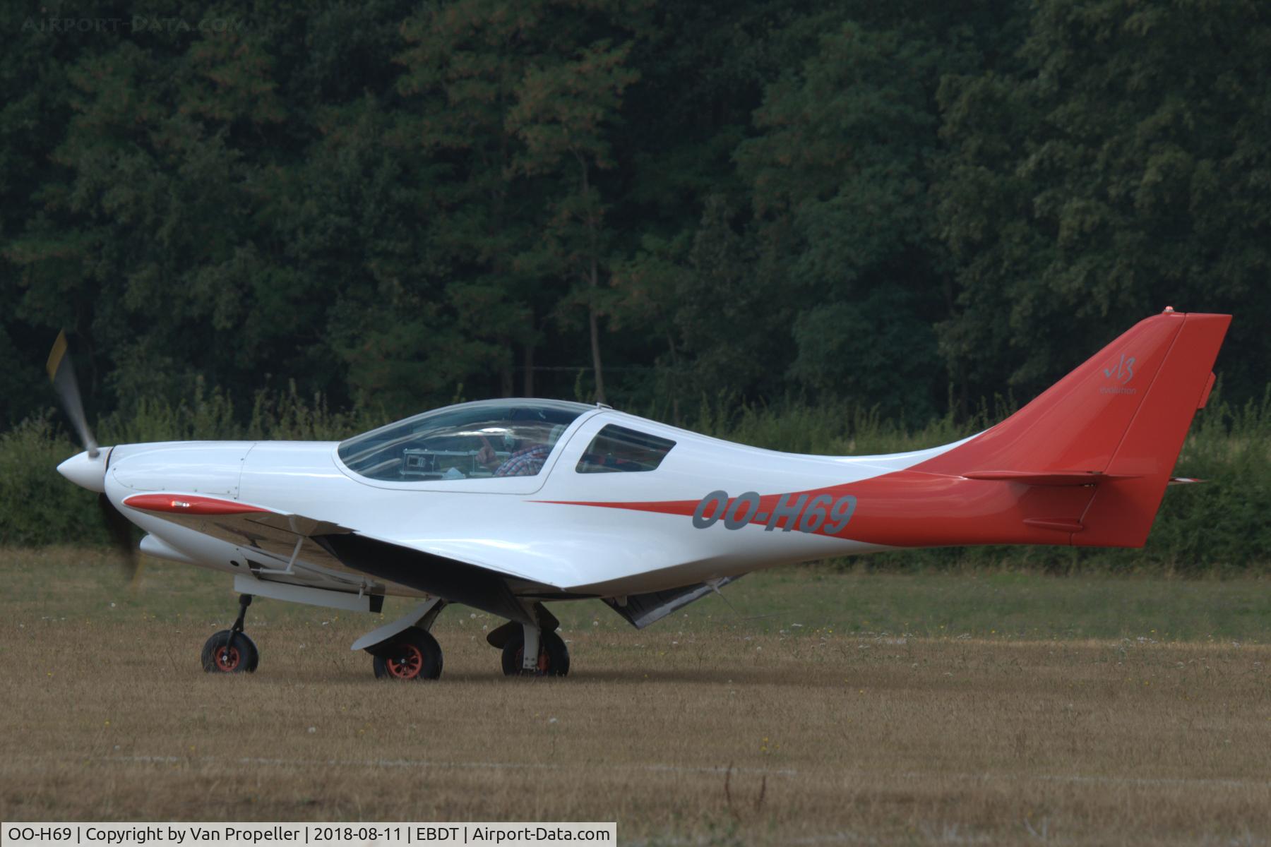 OO-H69, 2016 JMB Aircraft VL-3A Evolution C/N 199, VL-3 Evolution landing at Schaffen-Diest, old-timer fly-in 2018