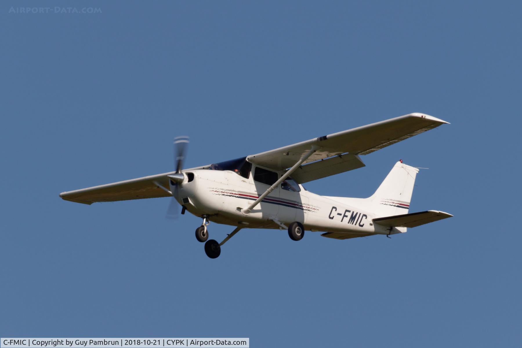 C-FMIC, 1998 Cessna 172R C/N 17280693, Landing