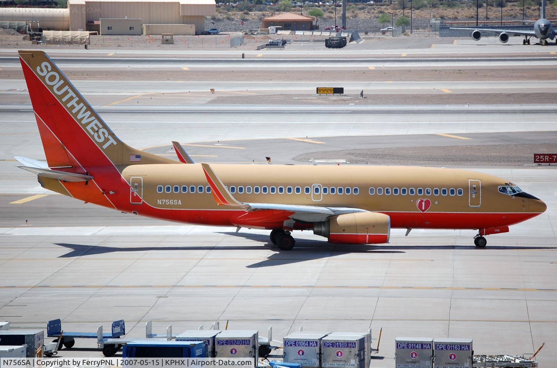 N756SA, 1999 Boeing 737-7H4 C/N 27872, Southwest B737 taxying for departure