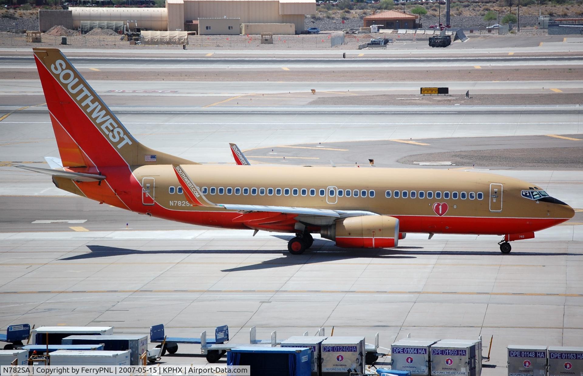 N782SA, 2000 Boeing 737-7H4 C/N 29808, Southwest B737 departing one of its hubs