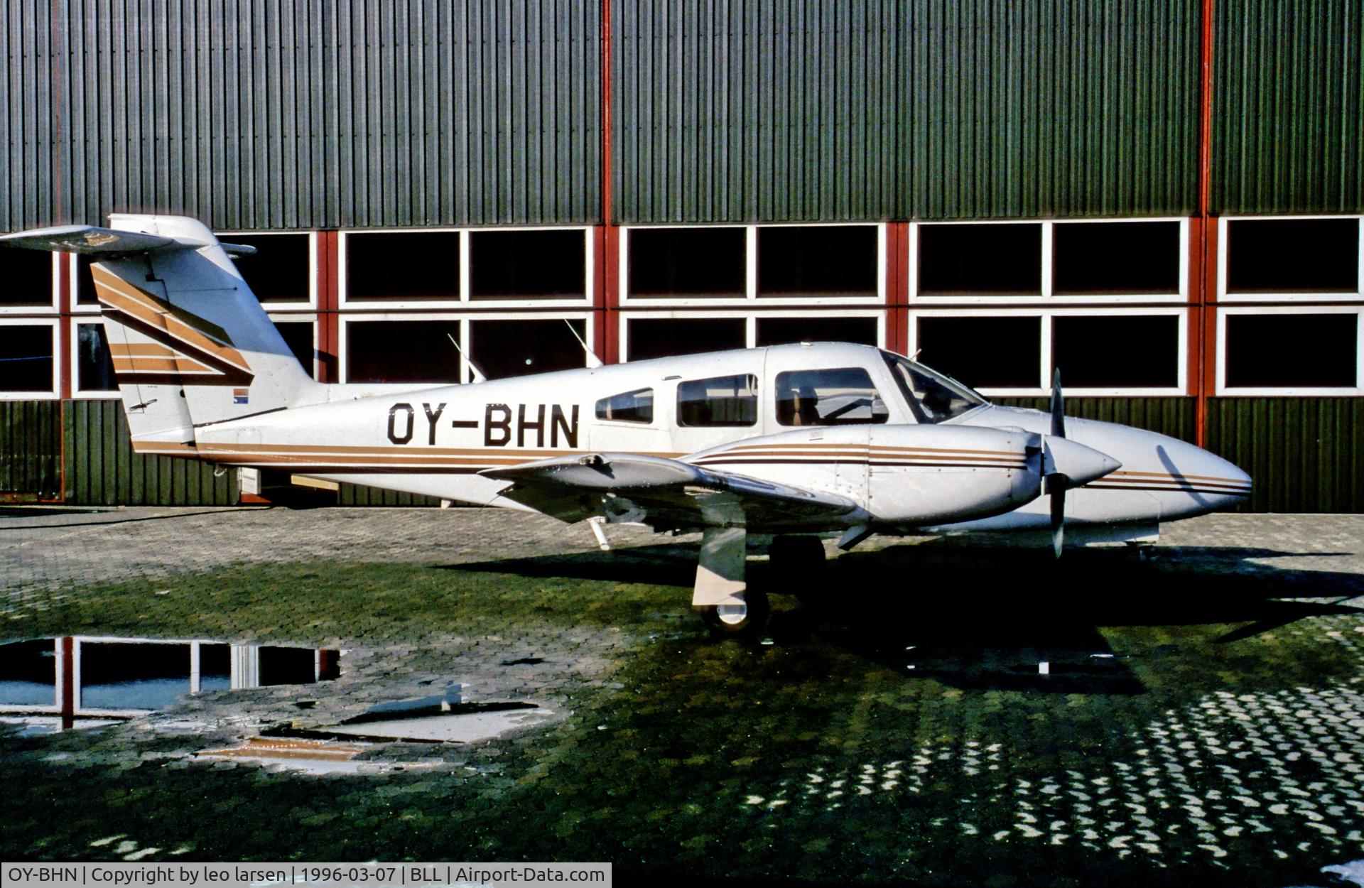 OY-BHN, 1980 Piper PA-44-180T Turbo Seminole Turbo Seminole C/N 44-8107012, Billund 7.3.1996.To SX-BNE