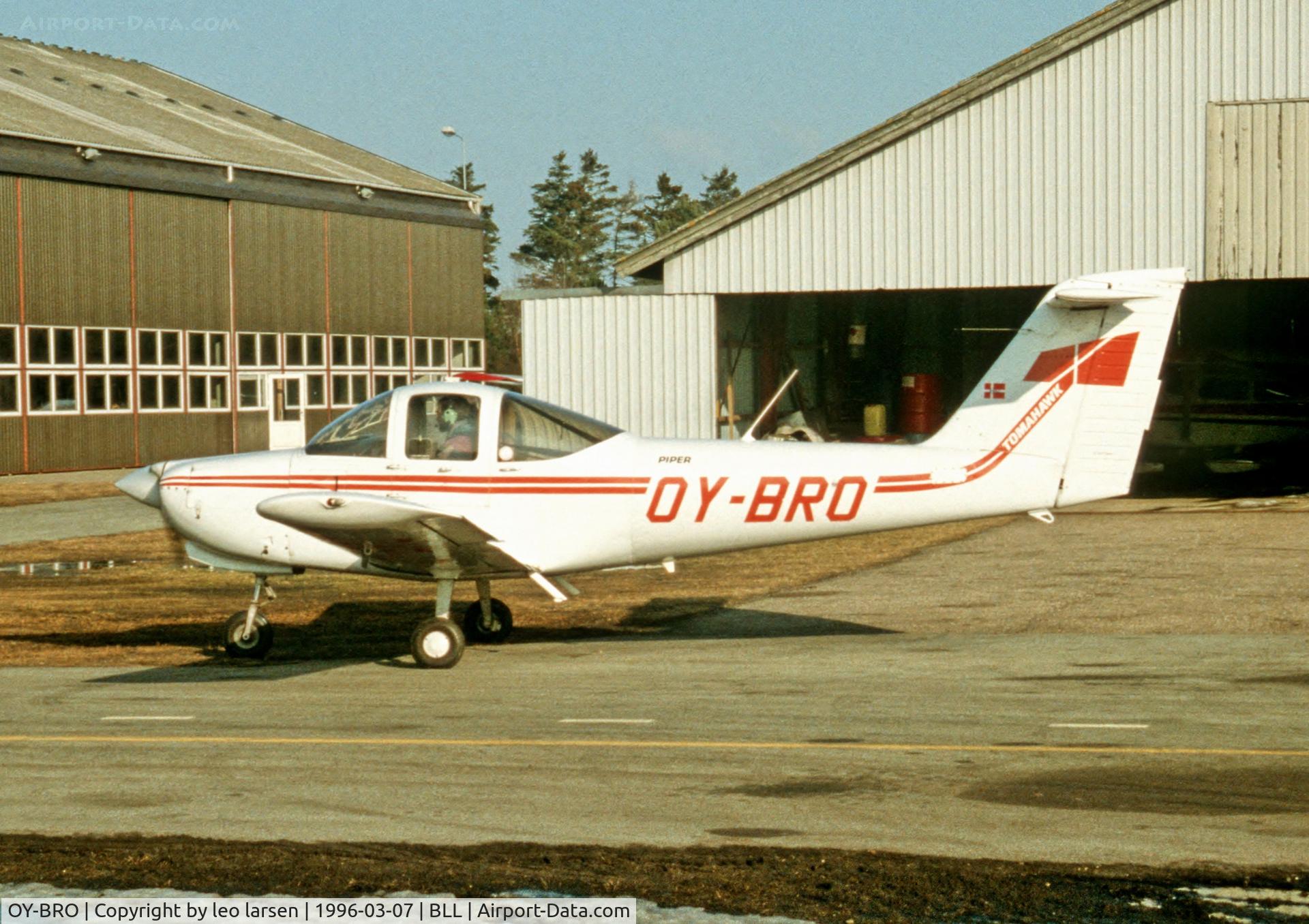 OY-BRO, 1979 Piper PA-38-112 Tomahawk Tomahawk C/N 38-79A0266, Billund 7.3.1996