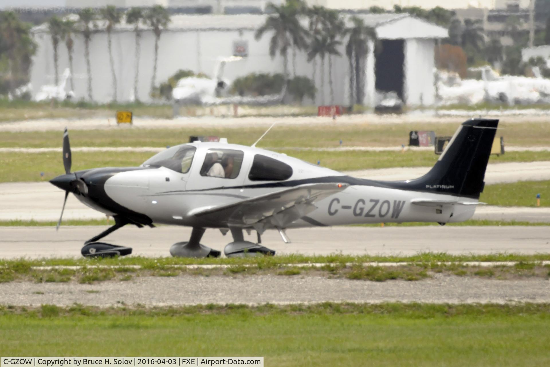 C-GZOW, 2014 Cirrus SR22T C/N 0954, waiting for departure