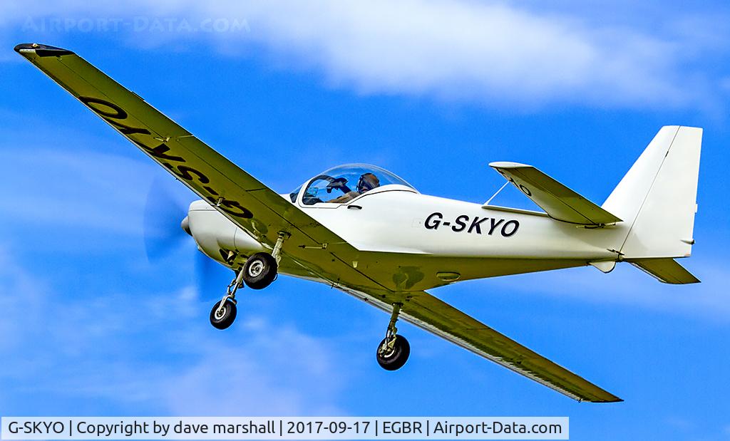 G-SKYO, 2000 Slingsby T-67M-200 Firefly C/N 2264, Spirited climb out!
