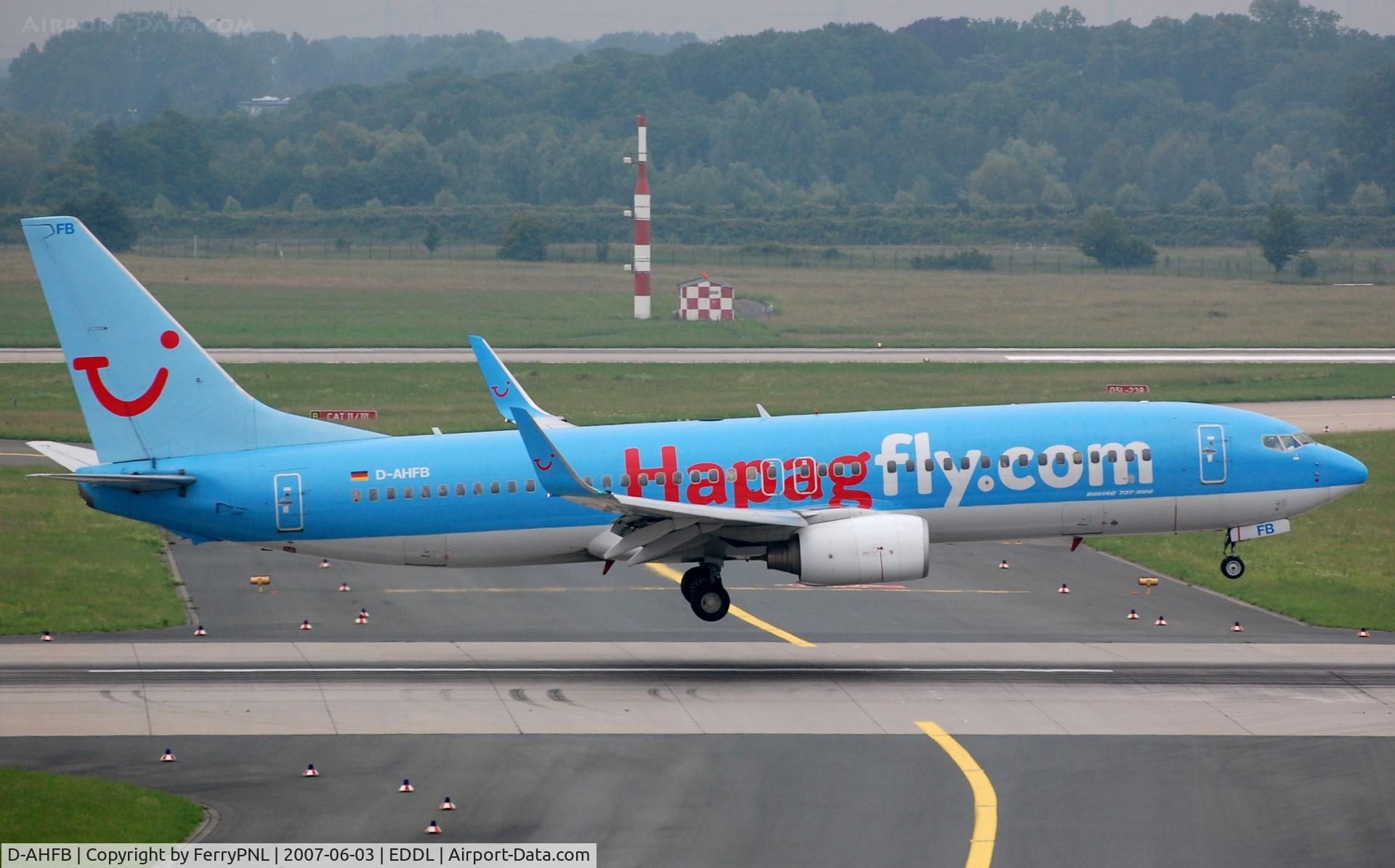 D-AHFB, 1997 Boeing 737-8K5 C/N 27982, Landing of HapagFly B738 in DUS