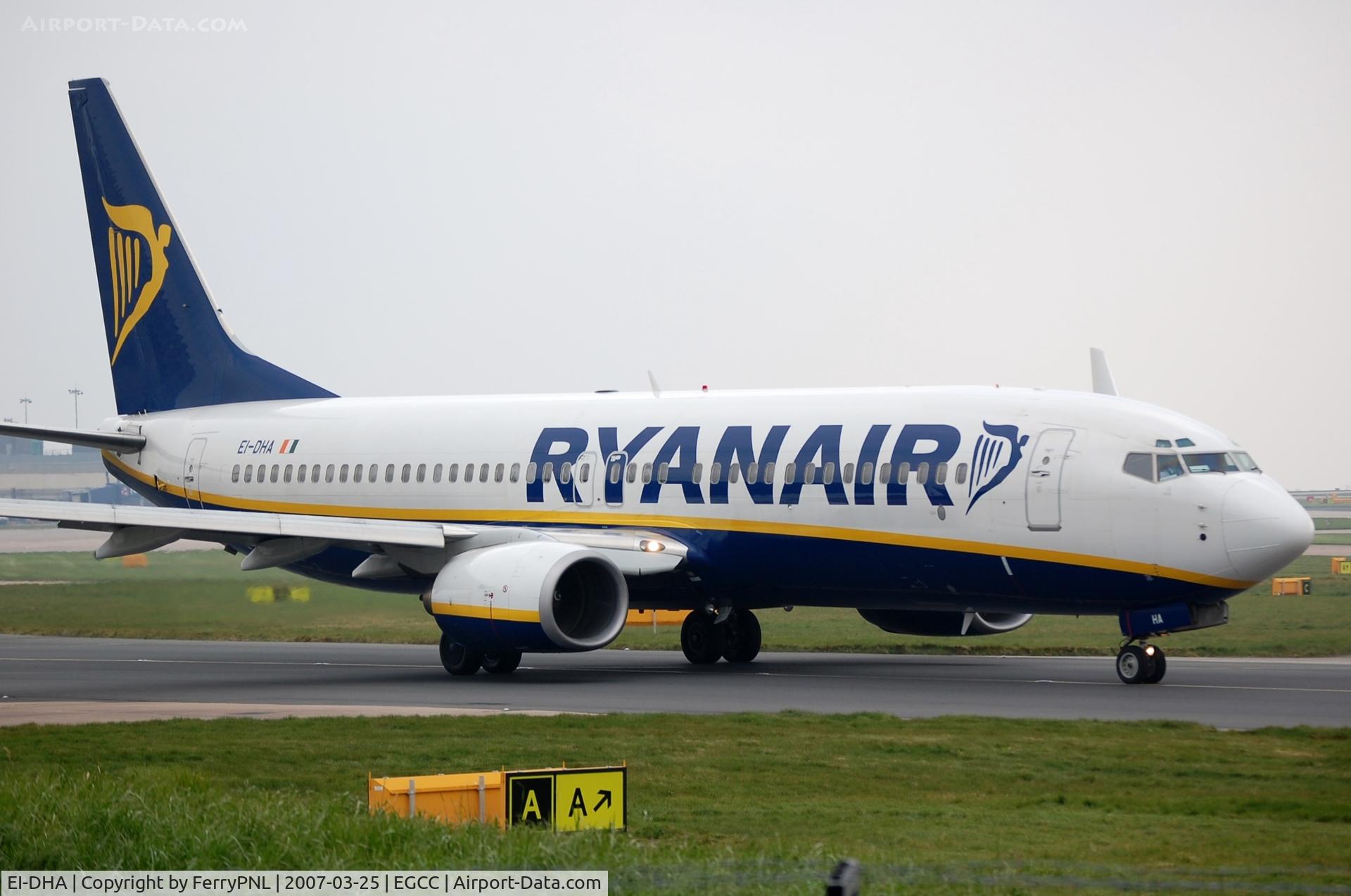 EI-DHA, 2005 Boeing 737-8AS C/N 33571, Ryanair taxying in MAN