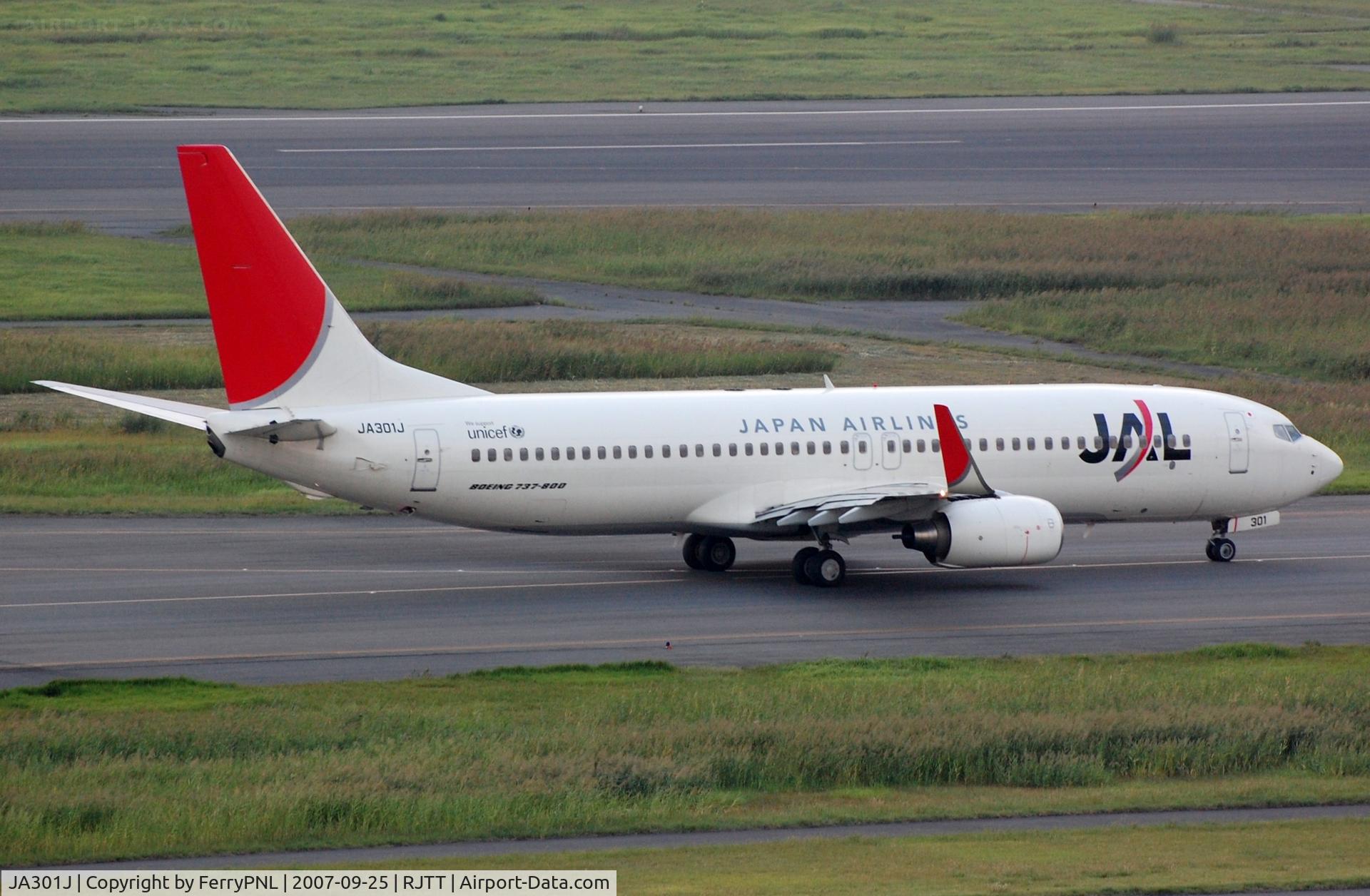 JA301J, 2006 Boeing 737-846 C/N 35330, JAL B738