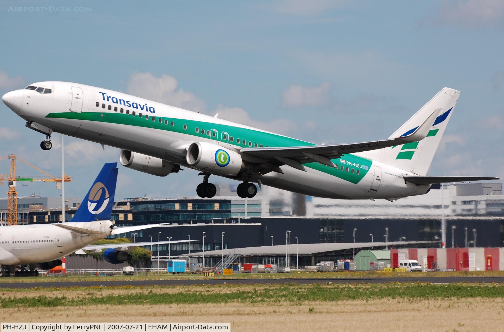 PH-HZJ, 2000 Boeing 737-8K2 C/N 30389, Transavia B738 taking-off.
