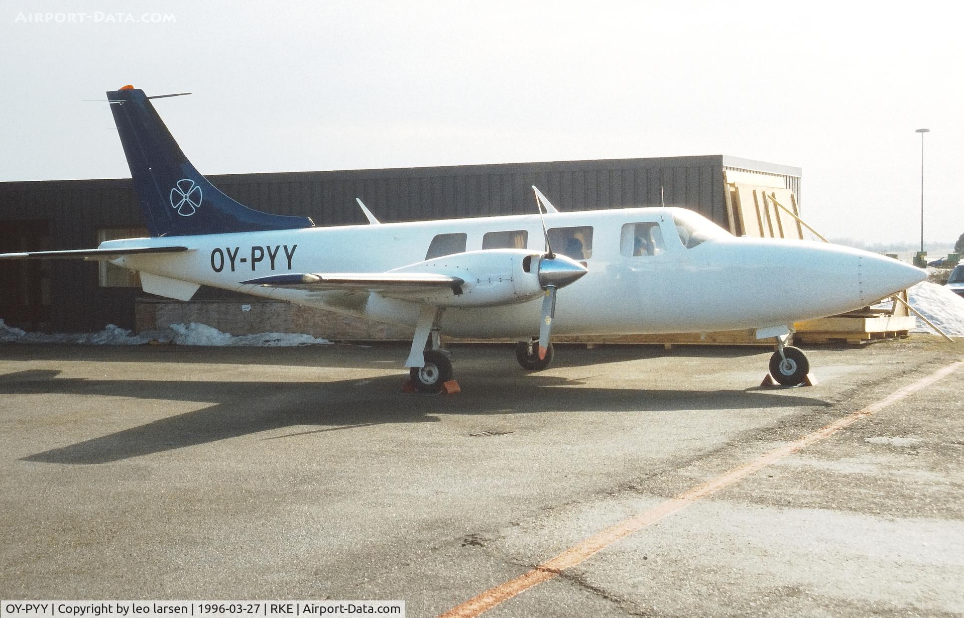 OY-PYY, 1980 Piper PA-61-601P Aerostar C/N 61P07688063382, Roskilde 27.3.1996