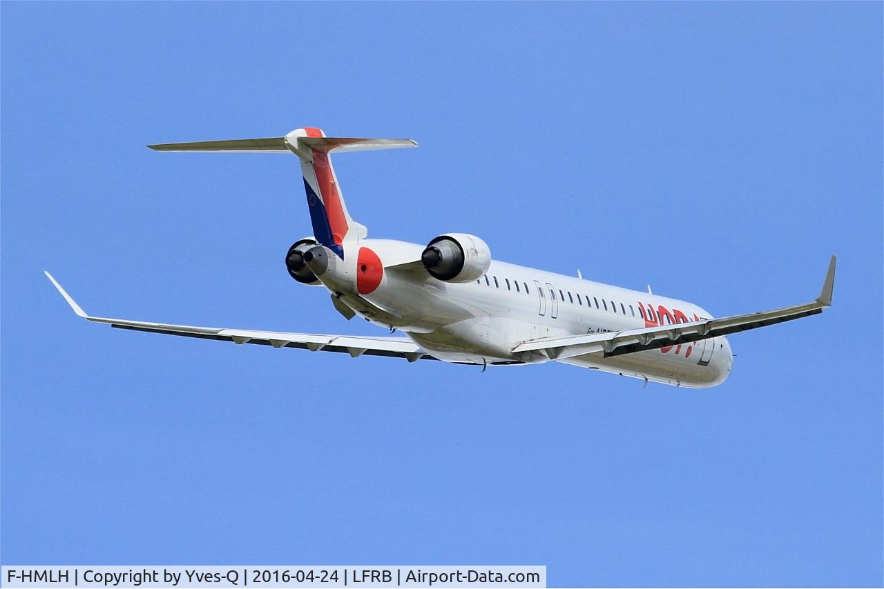 F-HMLH, 2011 Bombardier CRJ-1000EL NG (CL-600-2E25) C/N 19013, Bombardier CRJ-1000EL NG, Take off rwy 07R, Brest-Bretagne airport (LFRB-BES)