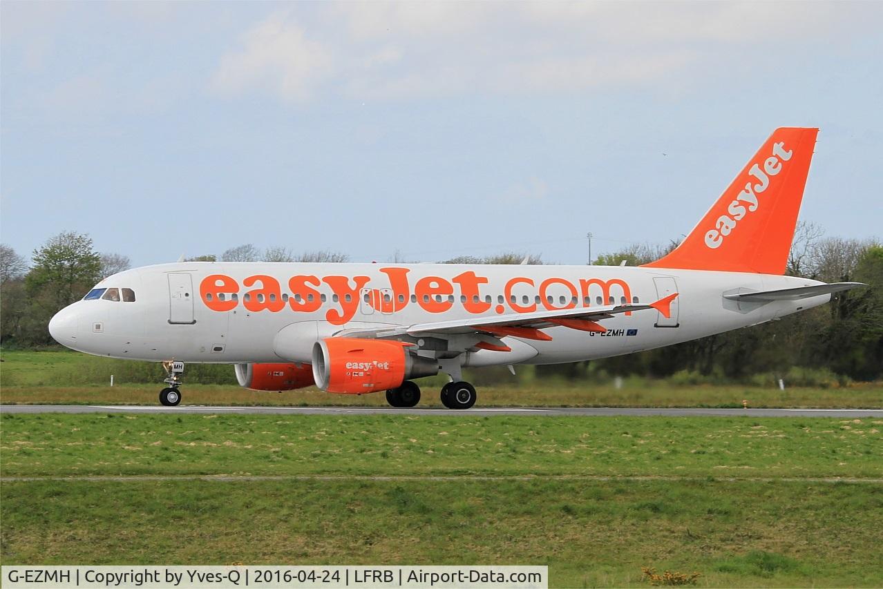 G-EZMH, 2003 Airbus A319-111 C/N 2053, Airbus A319-111, Ready to take off rwy 25L, Brest-Bretagne airport (LFRB-BES)