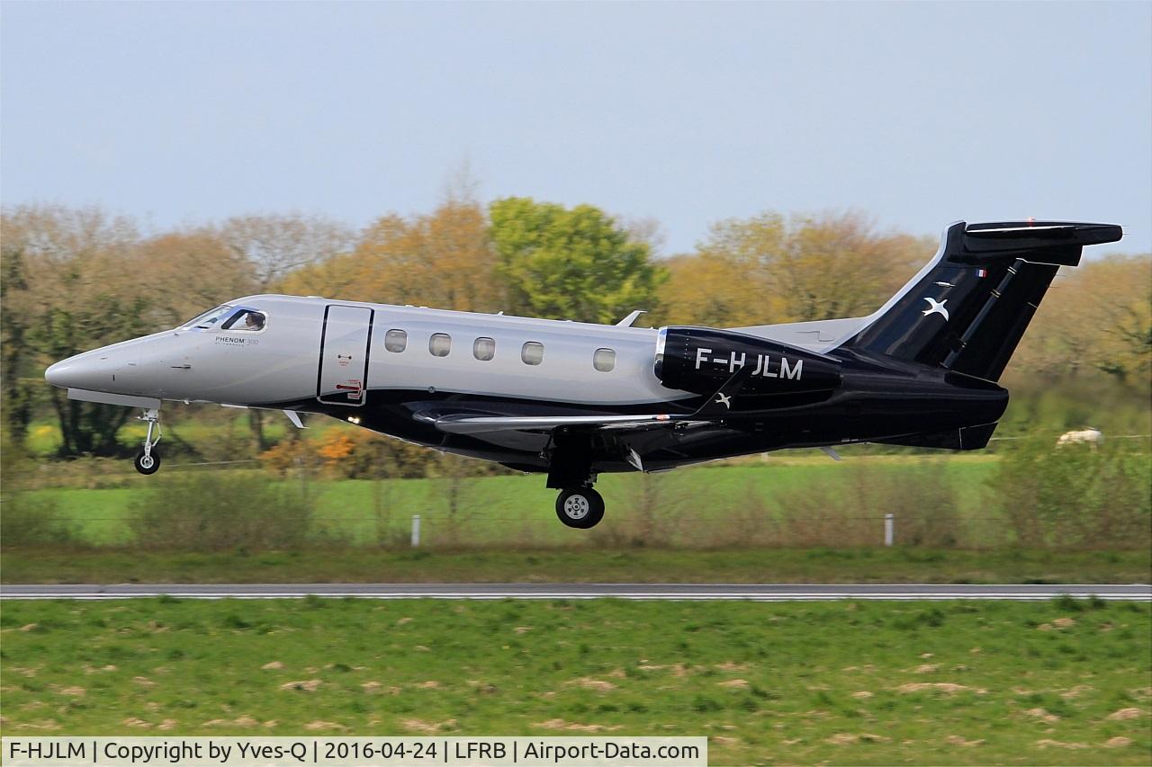 F-HJLM, 2015 Embraer EMB-505 Phenom 300 C/N 50500304, Embraer EMB 505 Phenom 300, Landing rwy 25L, Brest-Bretagne airport (LFRB-BES)