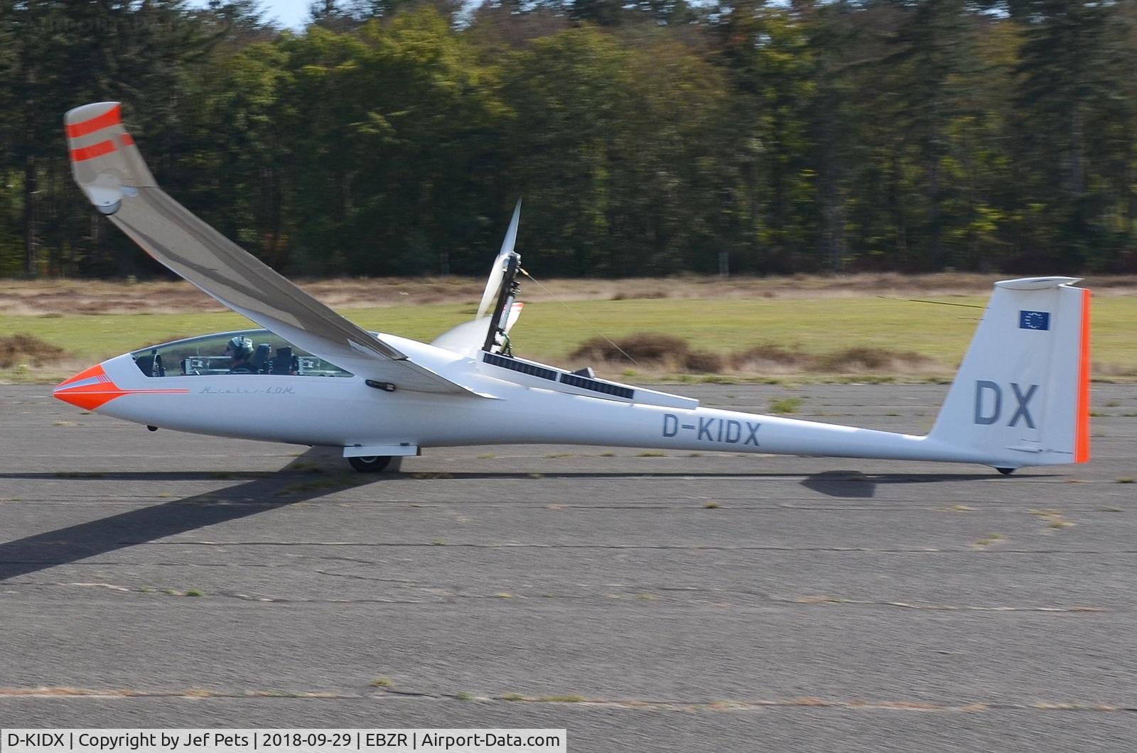 D-KIDX, Schempp-Hirth Nimbus 4DM C/N 54/74, At Zoersel.